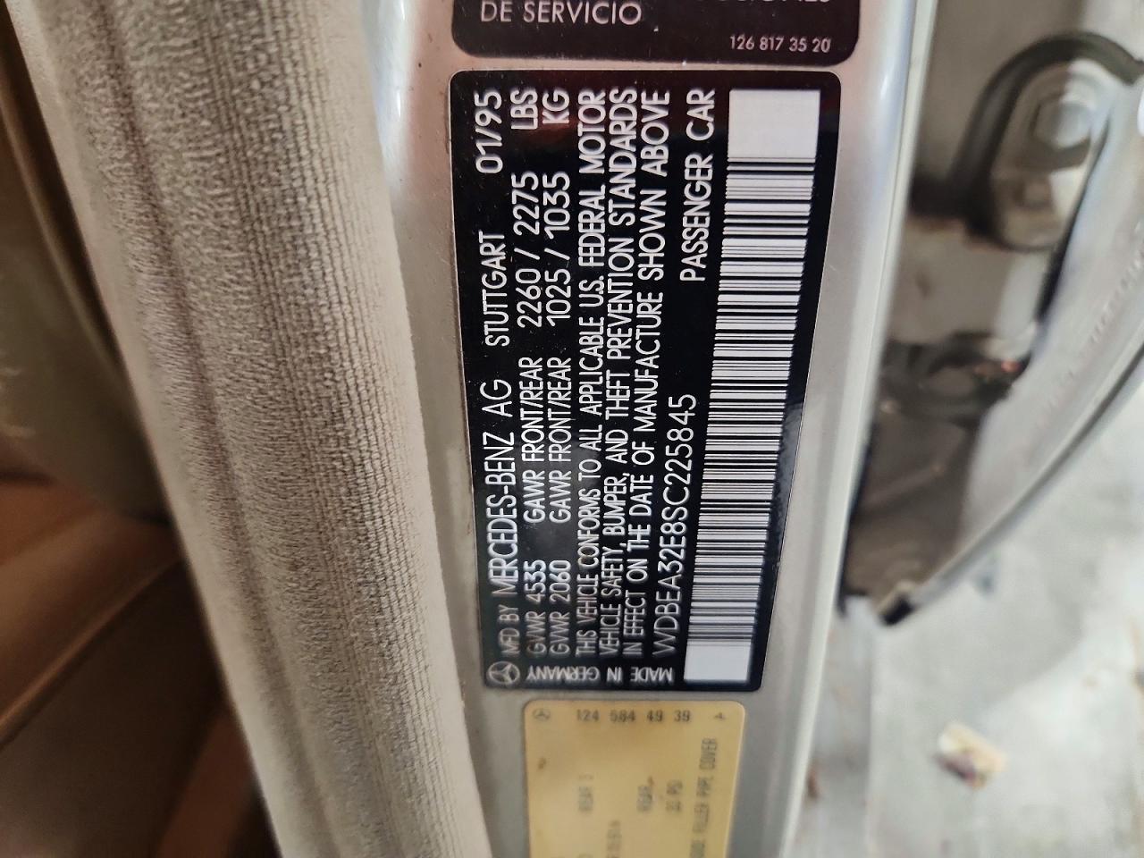 1995 Mercedes-benz E 320 Base Золотой vin: WDBEA32E8SC225845