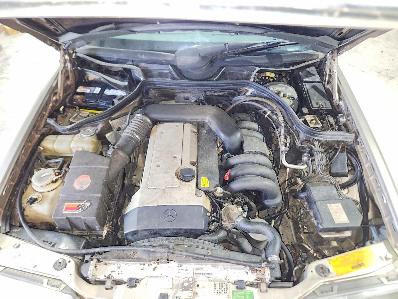 1995 Mercedes-benz E 320 Base Золотой vin: WDBEA32E8SC225845