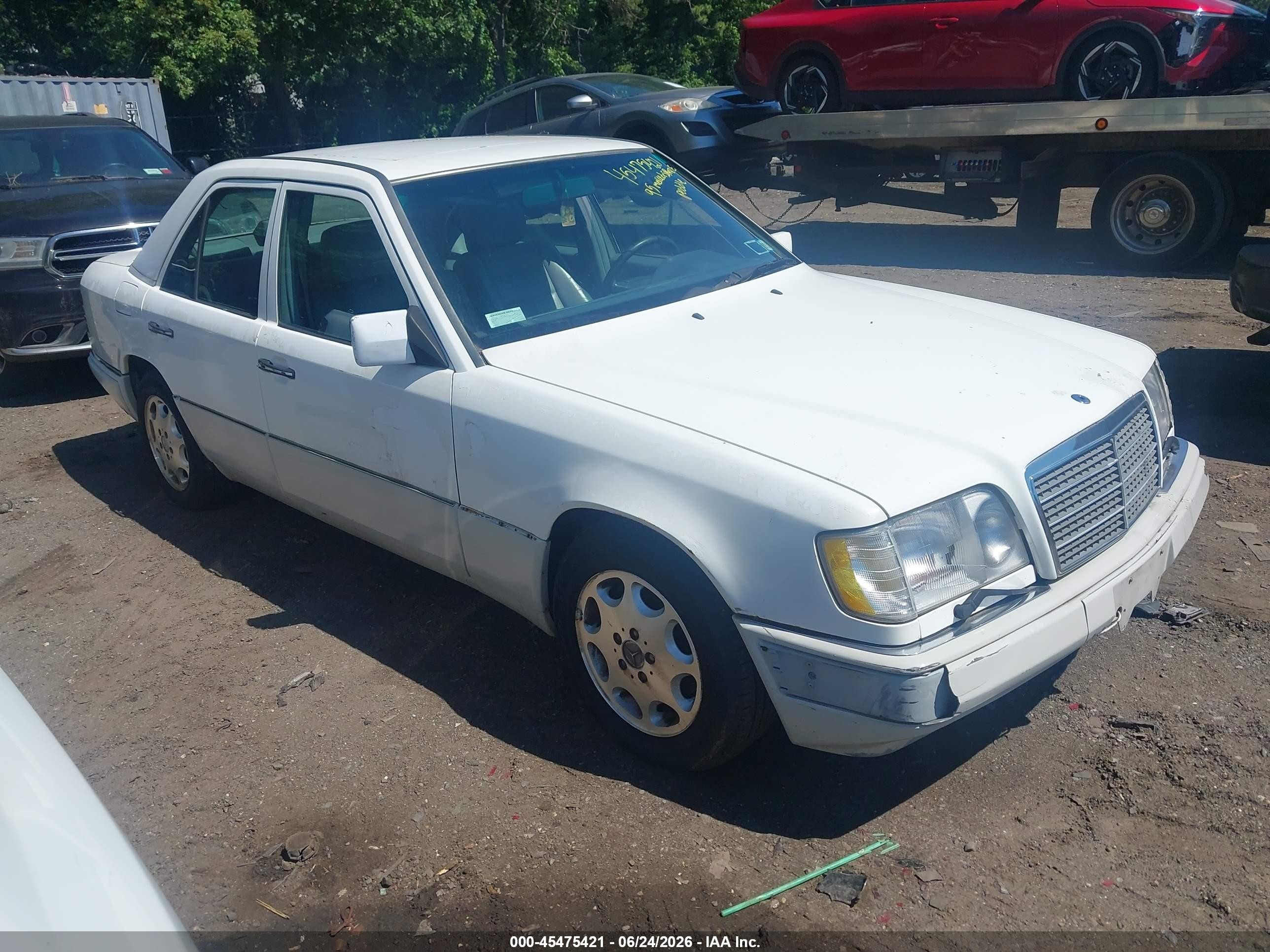 1995 Mercedes-benz E 320 Base/320 Special White vin: WDBEA32E9SC183282