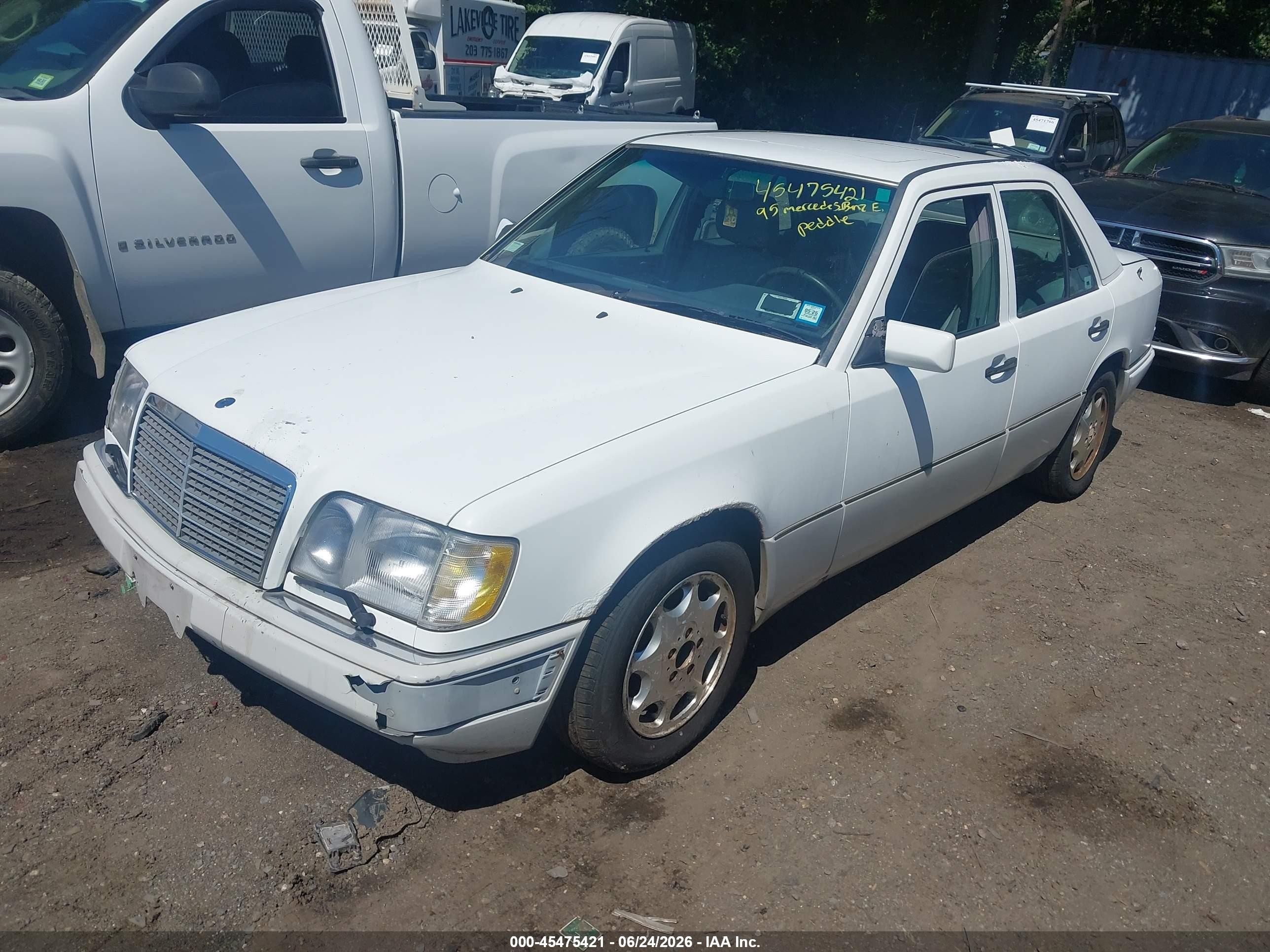 1995 Mercedes-benz E 320 Base/320 Special White vin: WDBEA32E9SC183282