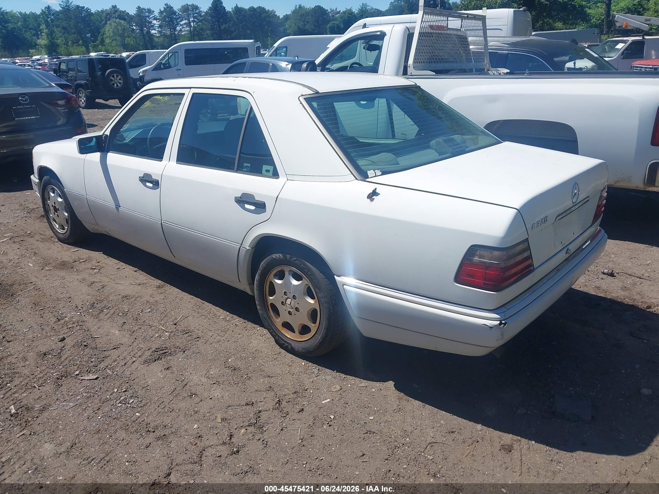 1995 Mercedes-benz E 320 Base/320 Special White vin: WDBEA32E9SC183282