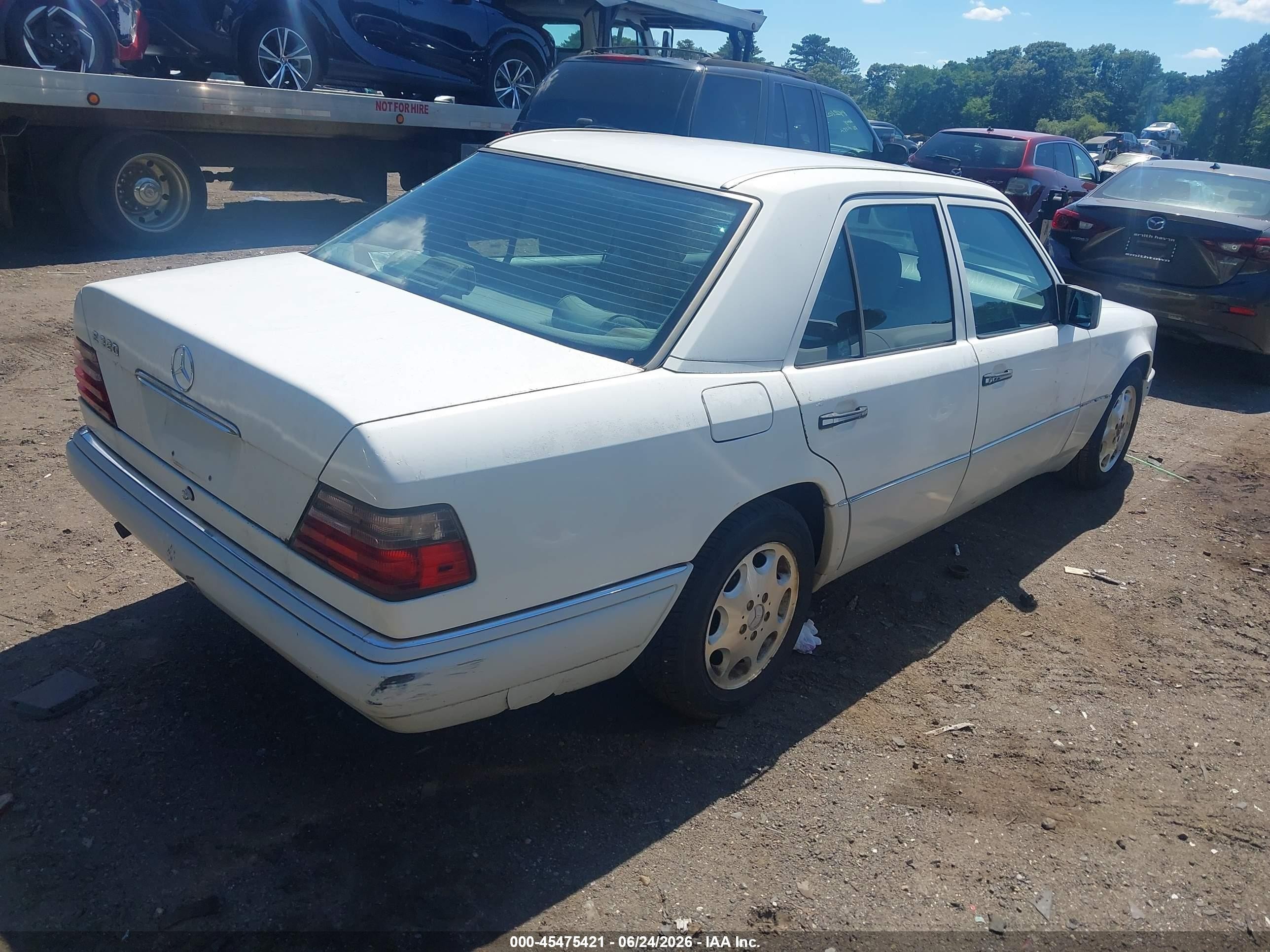1995 Mercedes-benz E 320 Base/320 Special White vin: WDBEA32E9SC183282