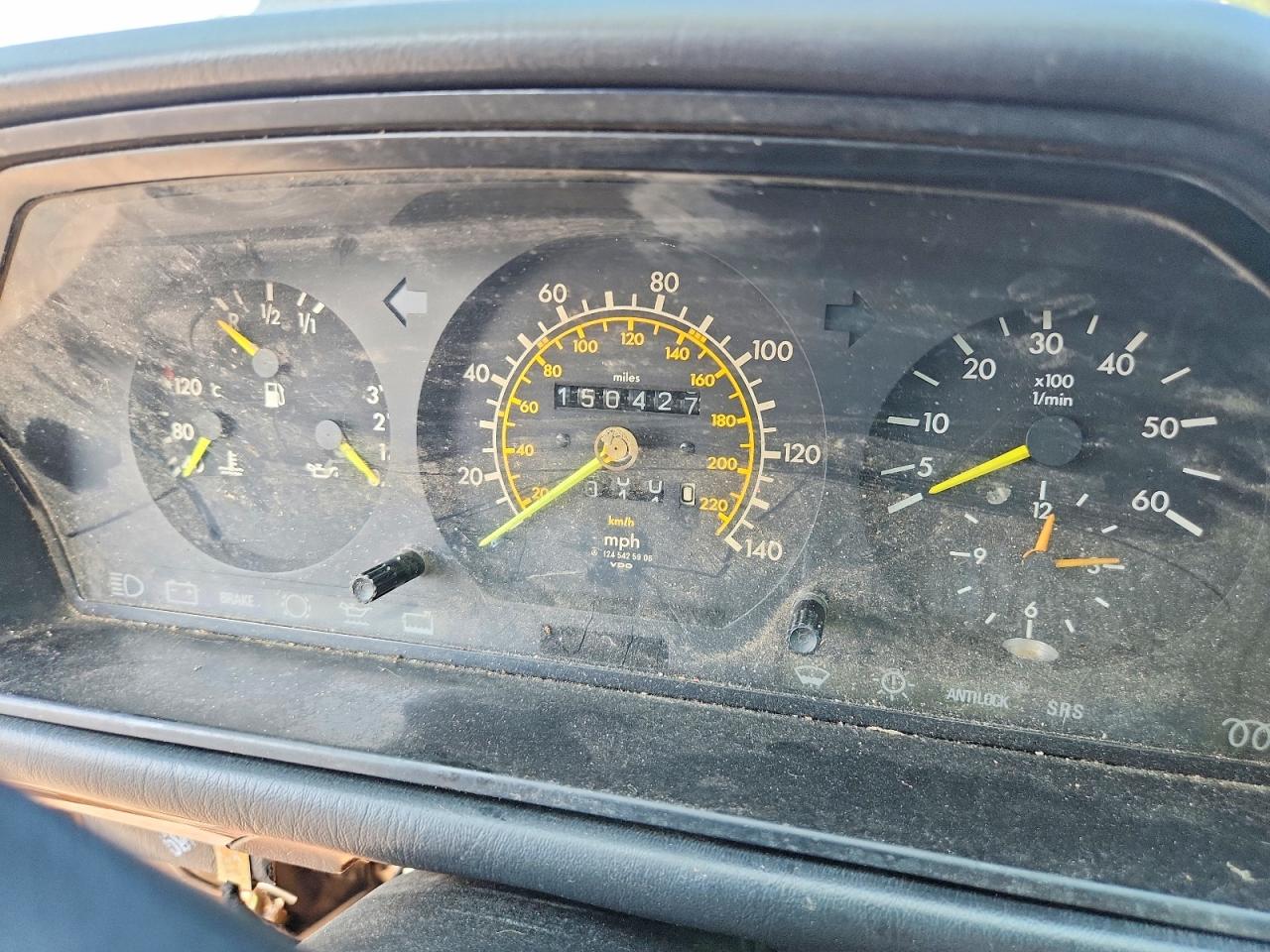 1995 Mercedes-benz E 320 Base Two Tone vin: WDBEA32E9SC217656