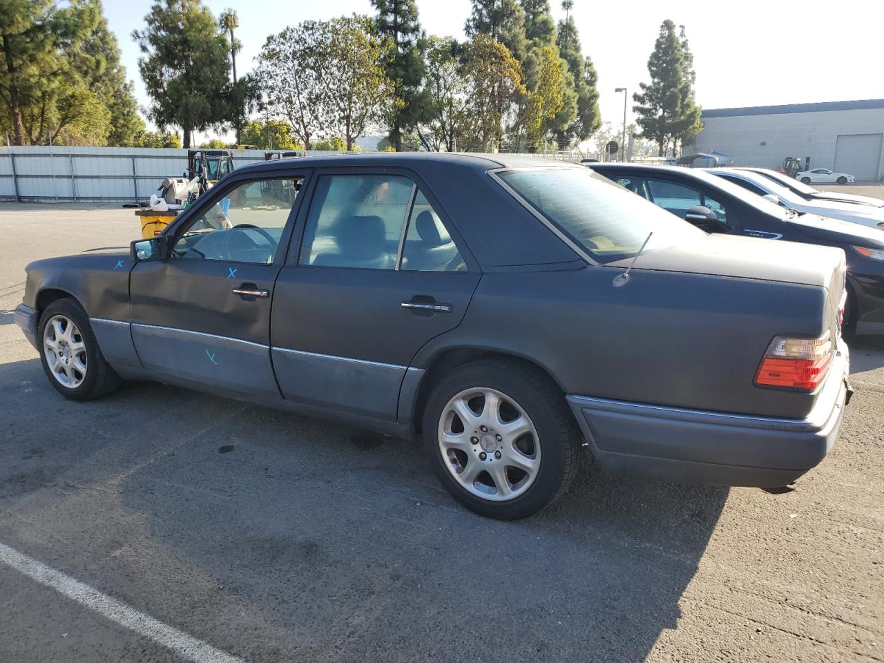 1995 Mercedes-benz E 320 Base Black vin: WDBEA32E9SC224980