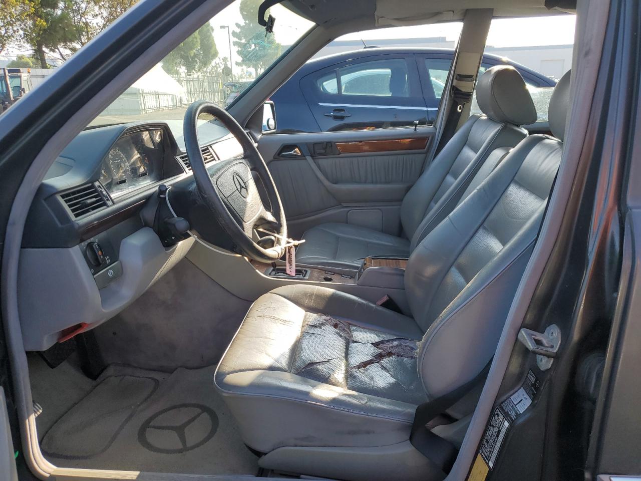 1995 Mercedes-benz E 320 Base Black vin: WDBEA32E9SC224980