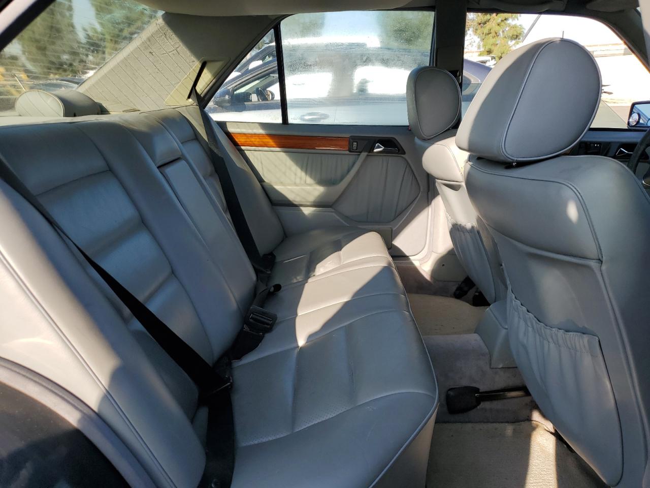 1995 Mercedes-benz E 320 Base Black vin: WDBEA32E9SC224980