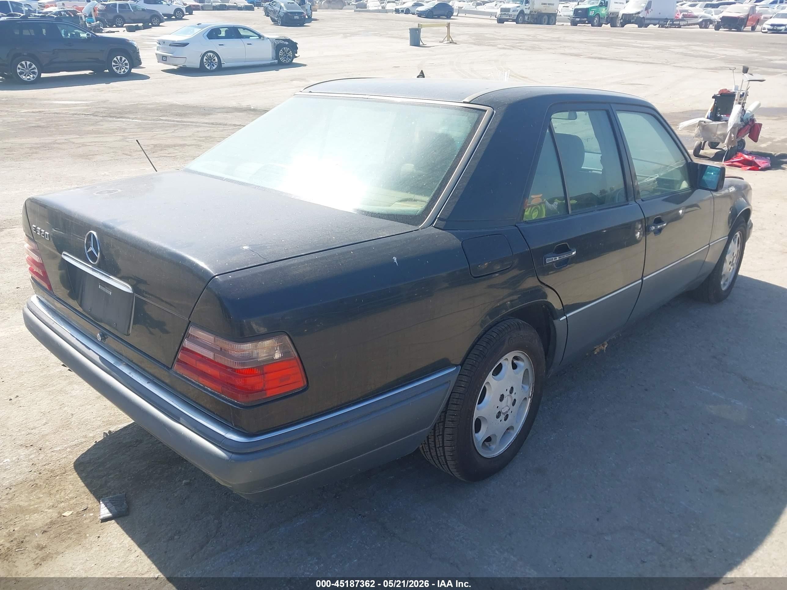 1995 Mercedes-benz E 320 Base/320 Special Black vin: WDBEA32EXSC219531