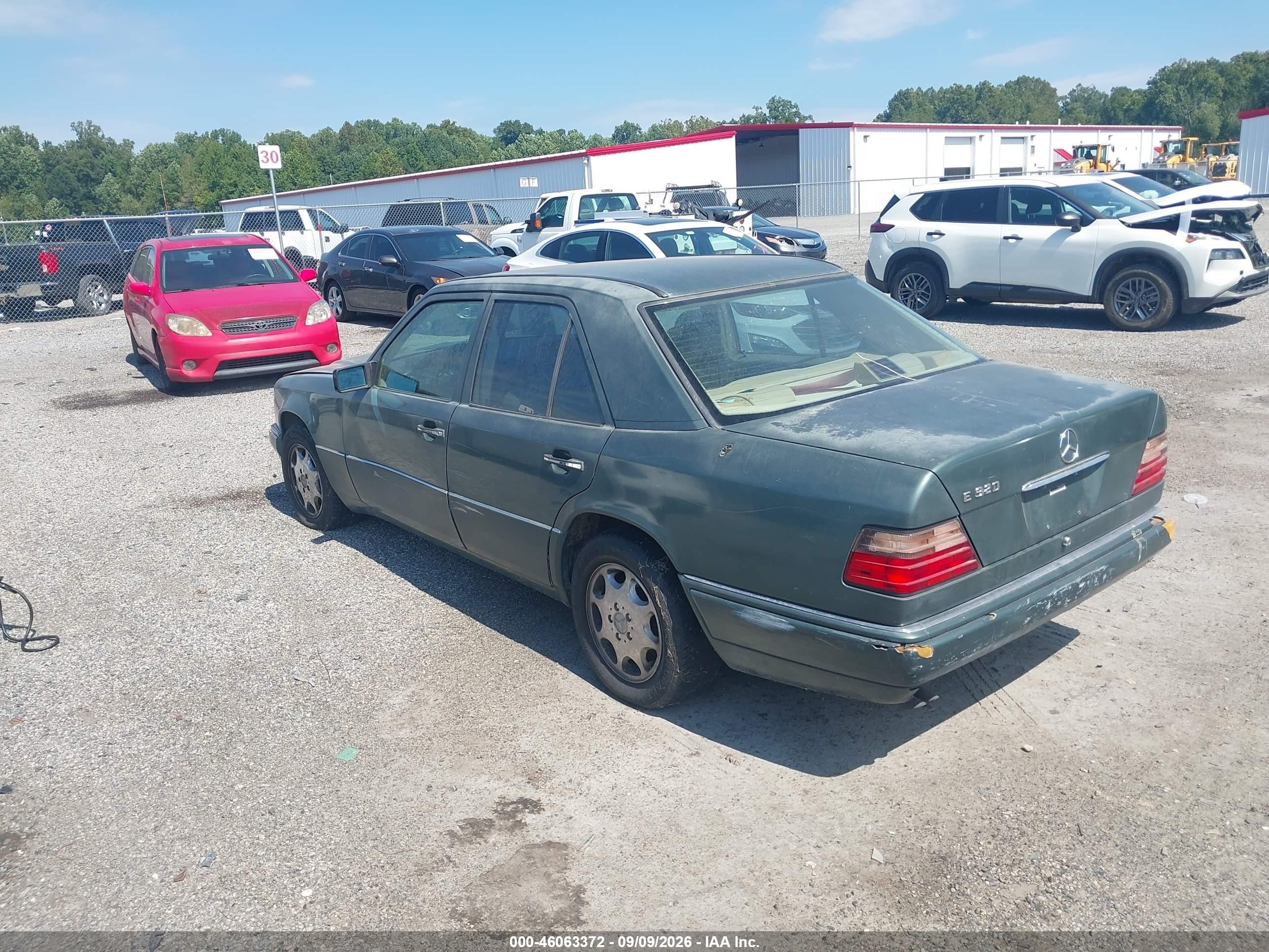 1995 Mercedes-benz E 320 Base/320 Special Зеленый vin: WDBEA32EXSC222736