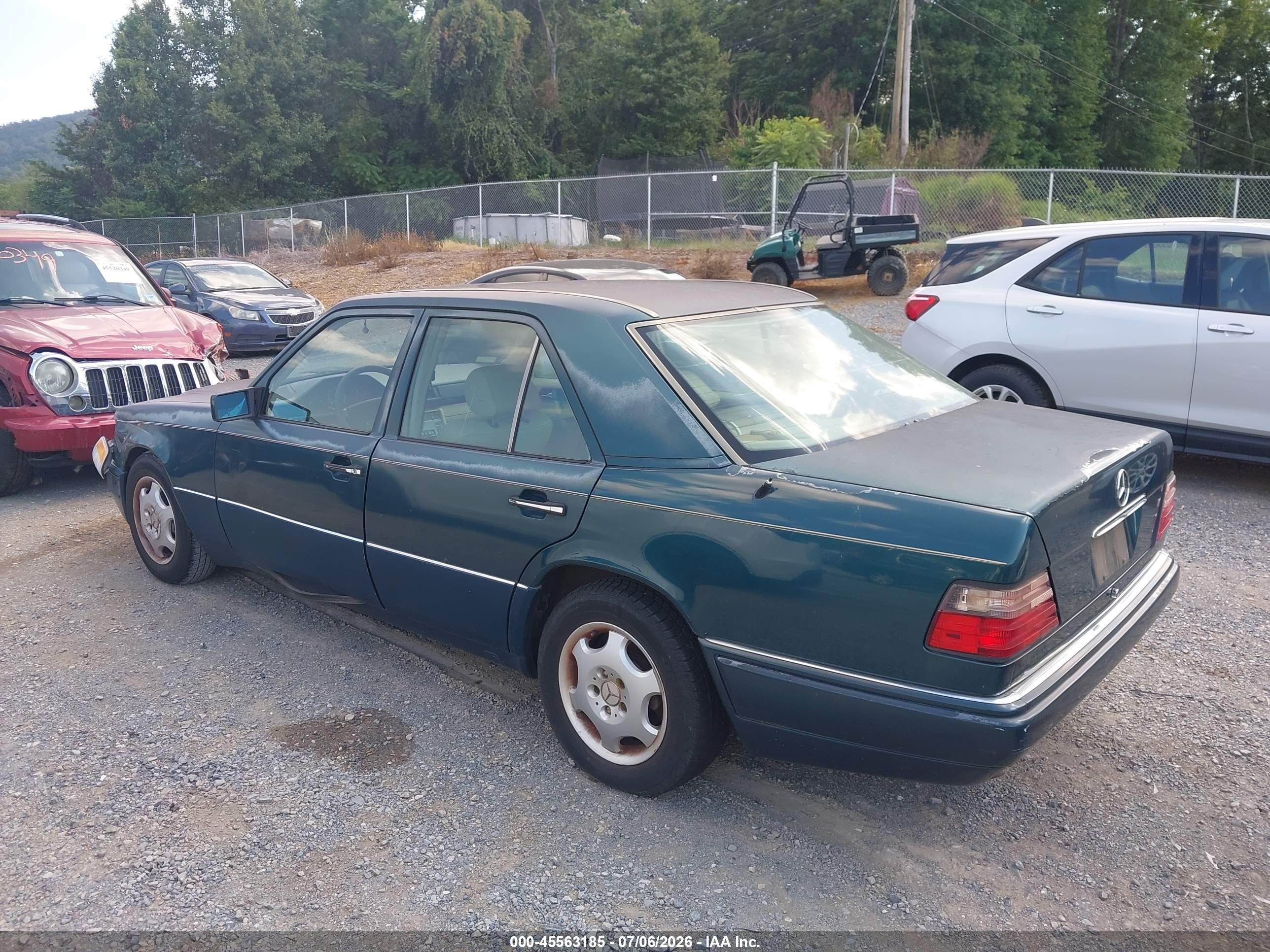 1995 Mercedes-benz E 320 Base/320 Special Green vin: WDBEA32EXSC251475