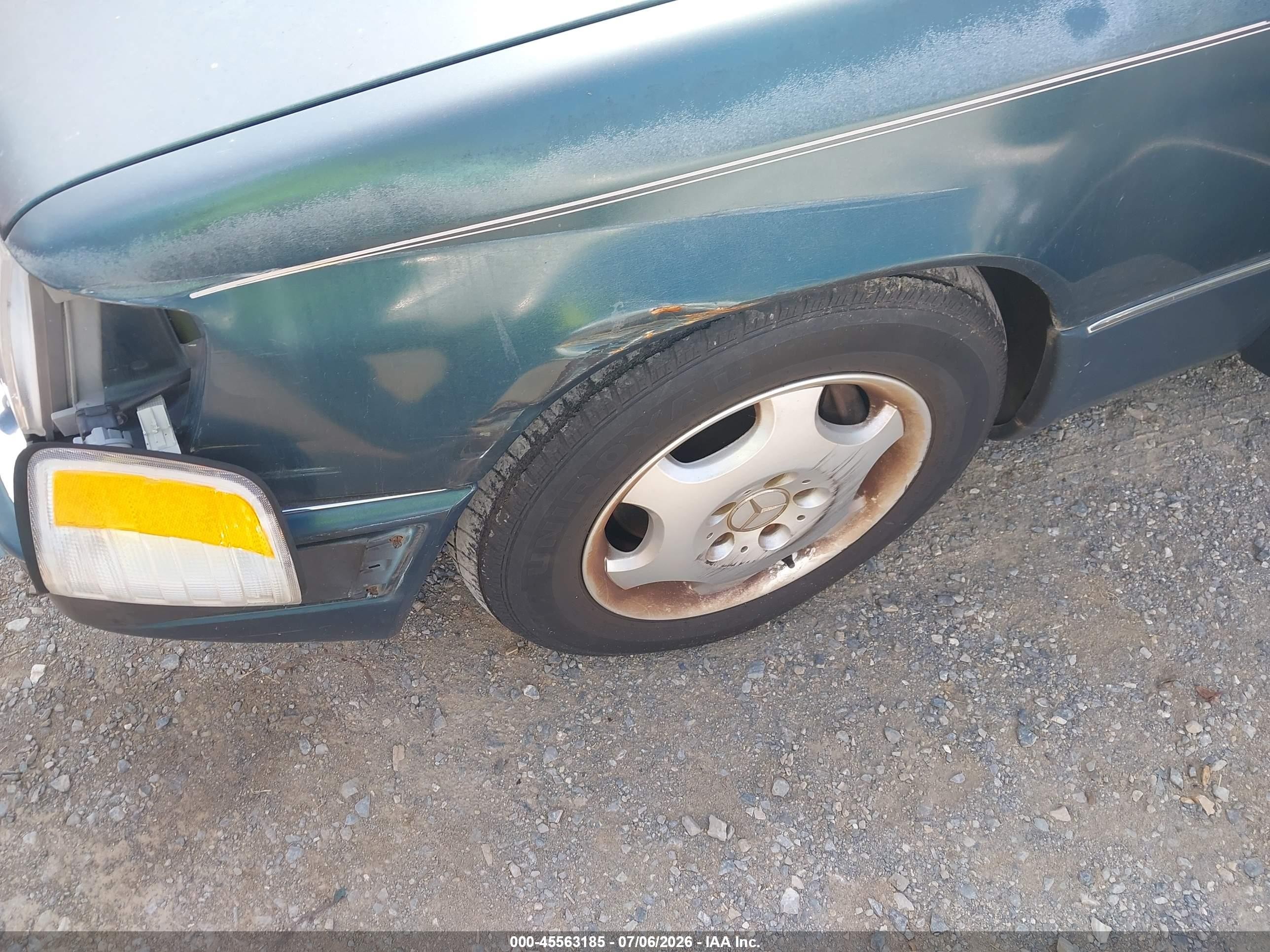 1995 Mercedes-benz E 320 Base/320 Special Green vin: WDBEA32EXSC251475