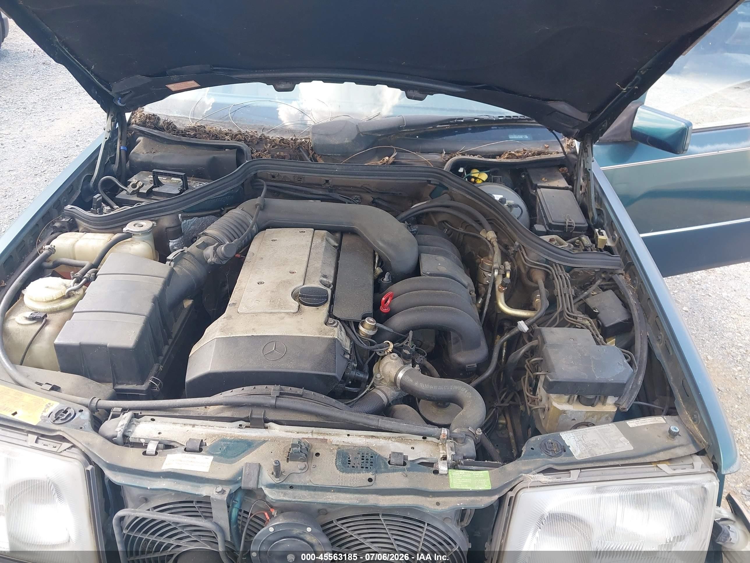 1995 Mercedes-benz E 320 Base/320 Special Green vin: WDBEA32EXSC251475