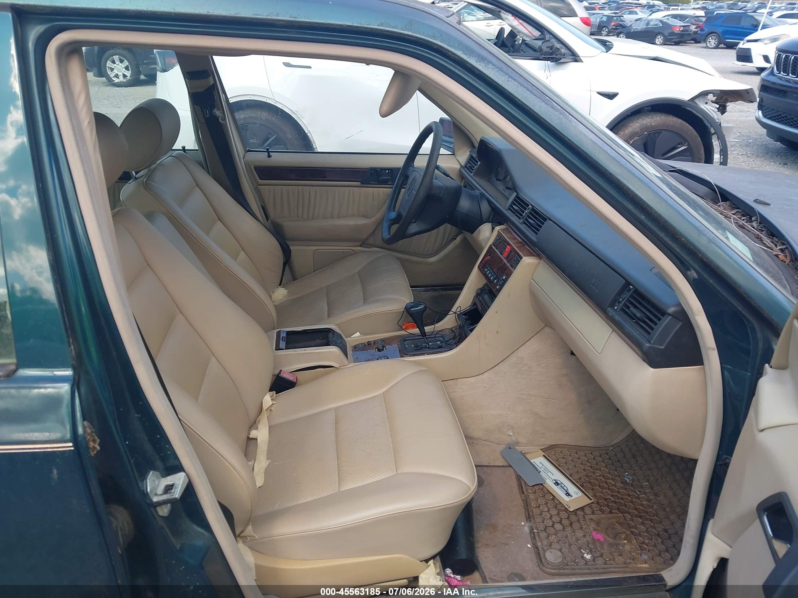 1995 Mercedes-benz E 320 Base/320 Special Green vin: WDBEA32EXSC251475