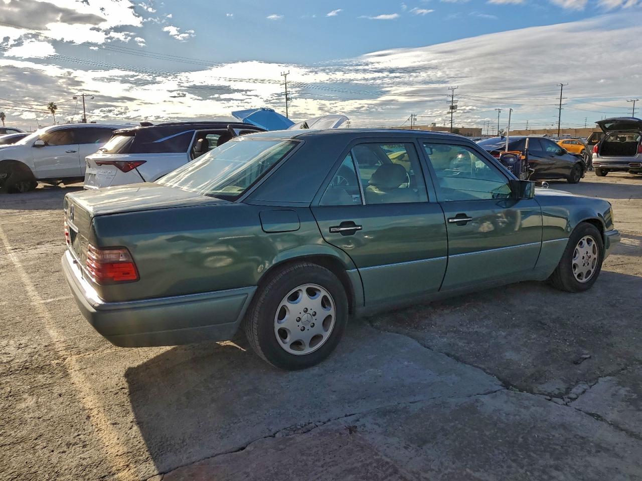 1994 Mercedes-benz E 420 Зеленый vin: WDBEA34E1RC085144