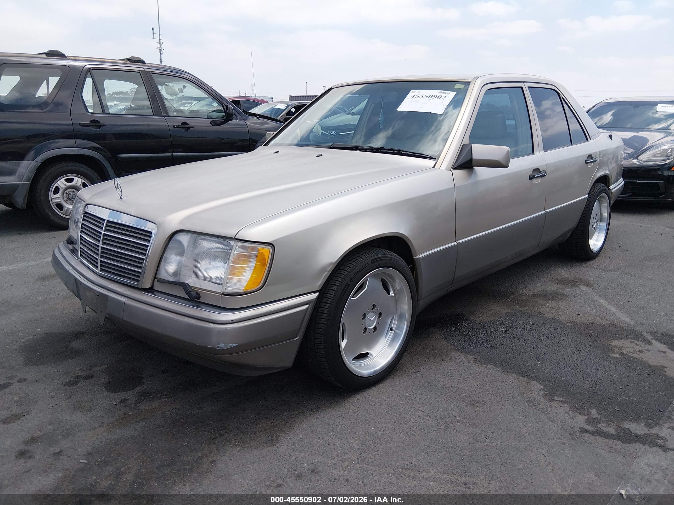 1994 Mercedes-benz E 420 Gold vin: WDBEA34EXRC118786