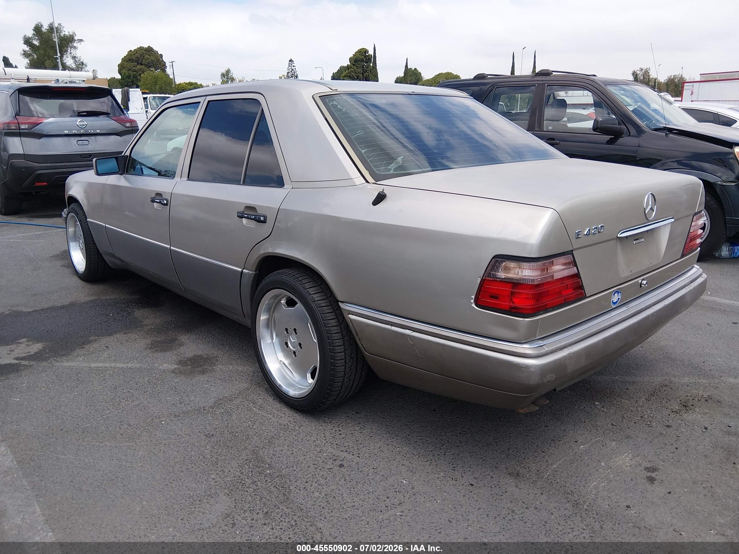 1994 Mercedes-benz E 420 Gold vin: WDBEA34EXRC118786