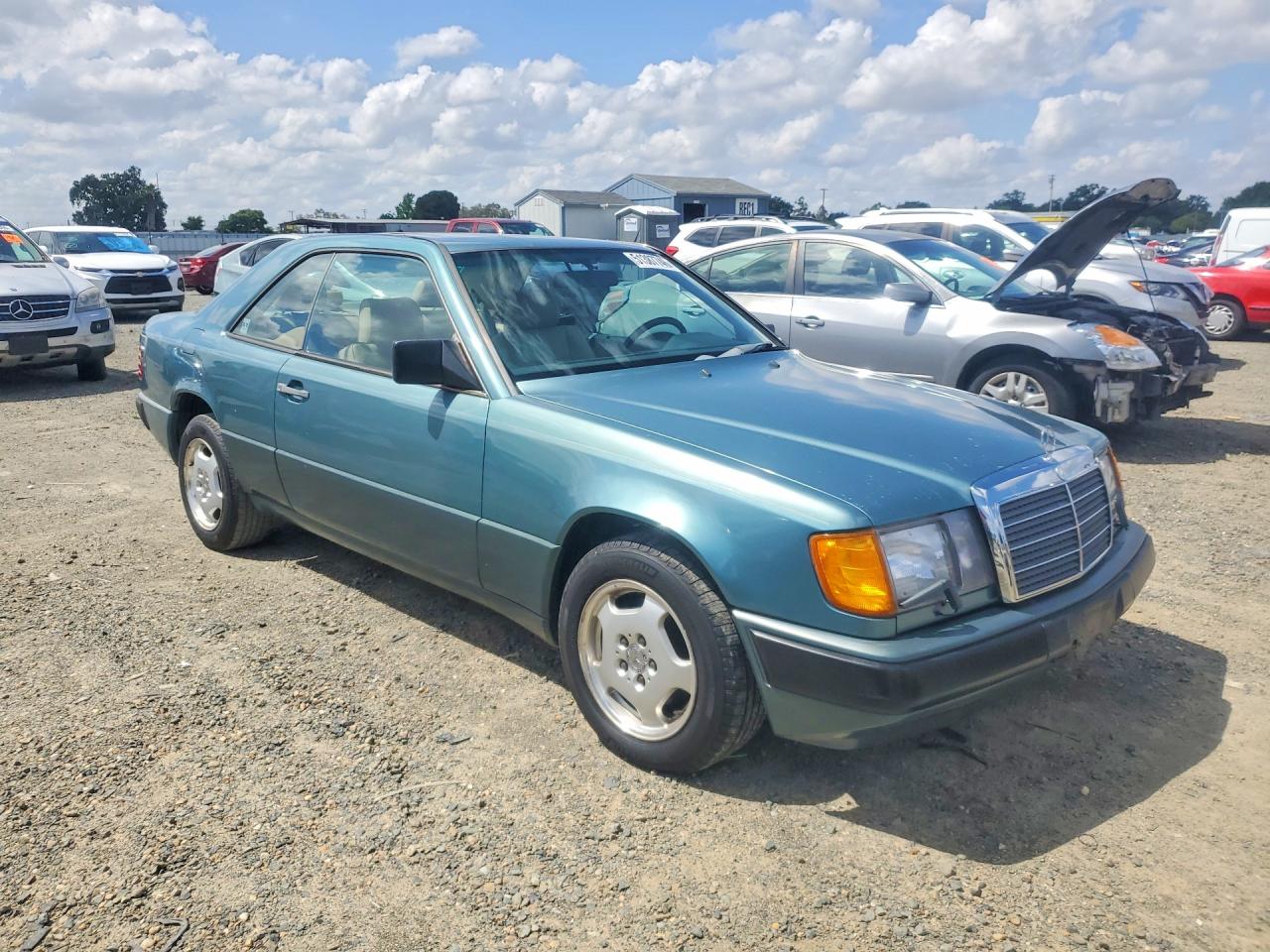 1989 Mercedes-benz 300 Ce Green vin: WDBEA50D3KA858271