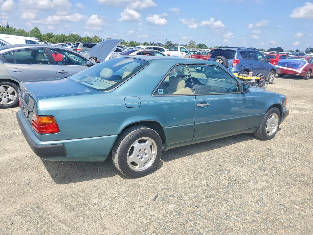 1989 Mercedes-benz 300 Ce Green vin: WDBEA50D3KA858271