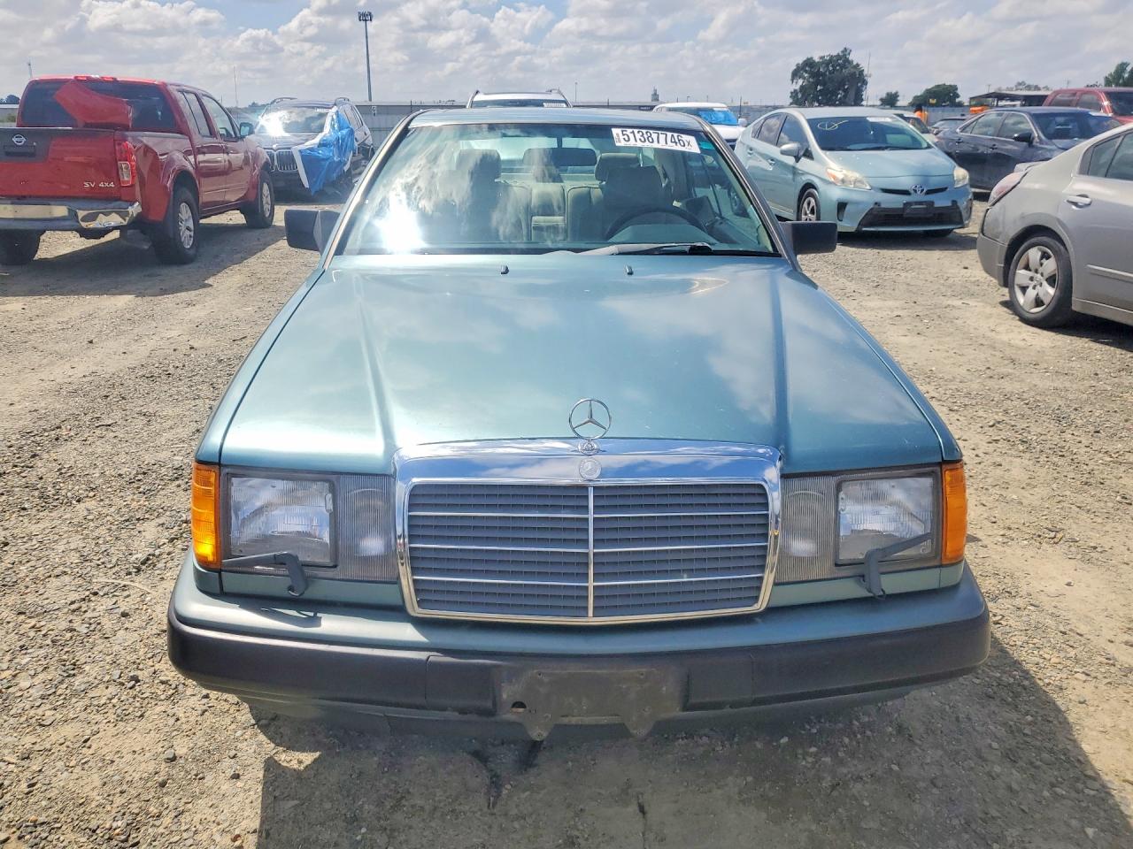 1989 Mercedes-benz 300 Ce Green vin: WDBEA50D3KA858271