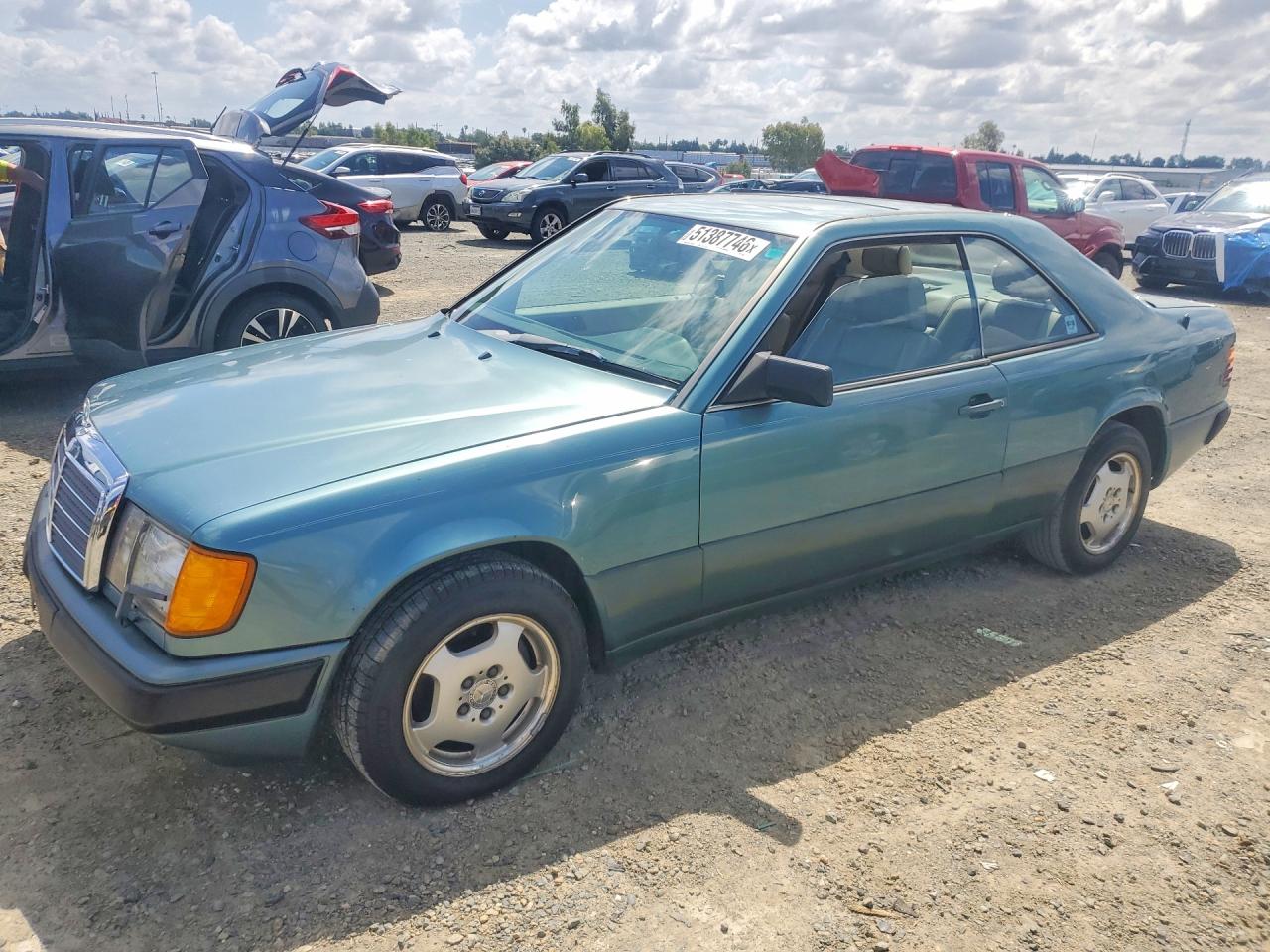 1989 Mercedes-benz 300 Ce Green vin: WDBEA50D3KA858271