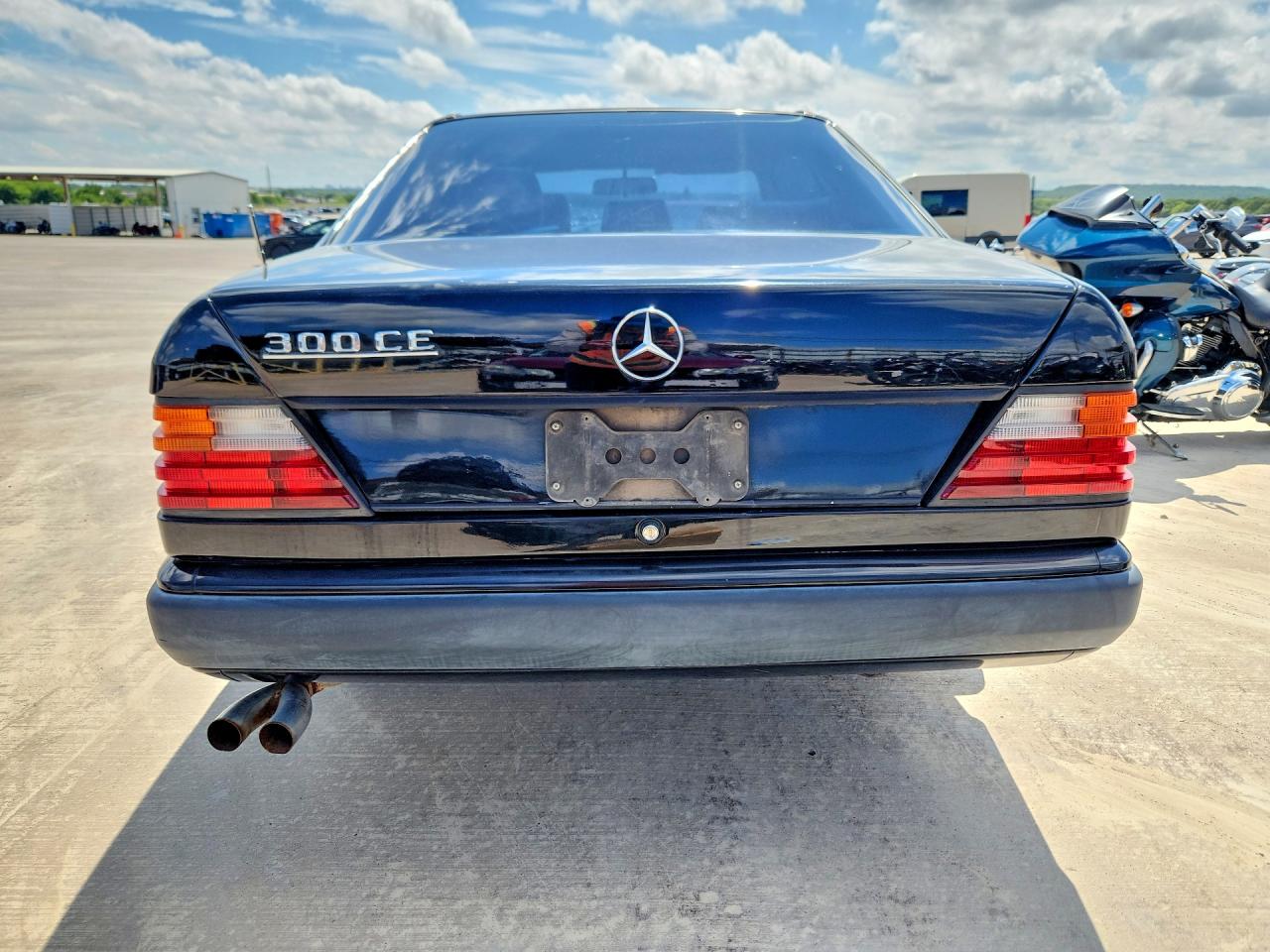 1988 Mercedes-benz 300 Ce Black vin: WDBEA50D6JA810603