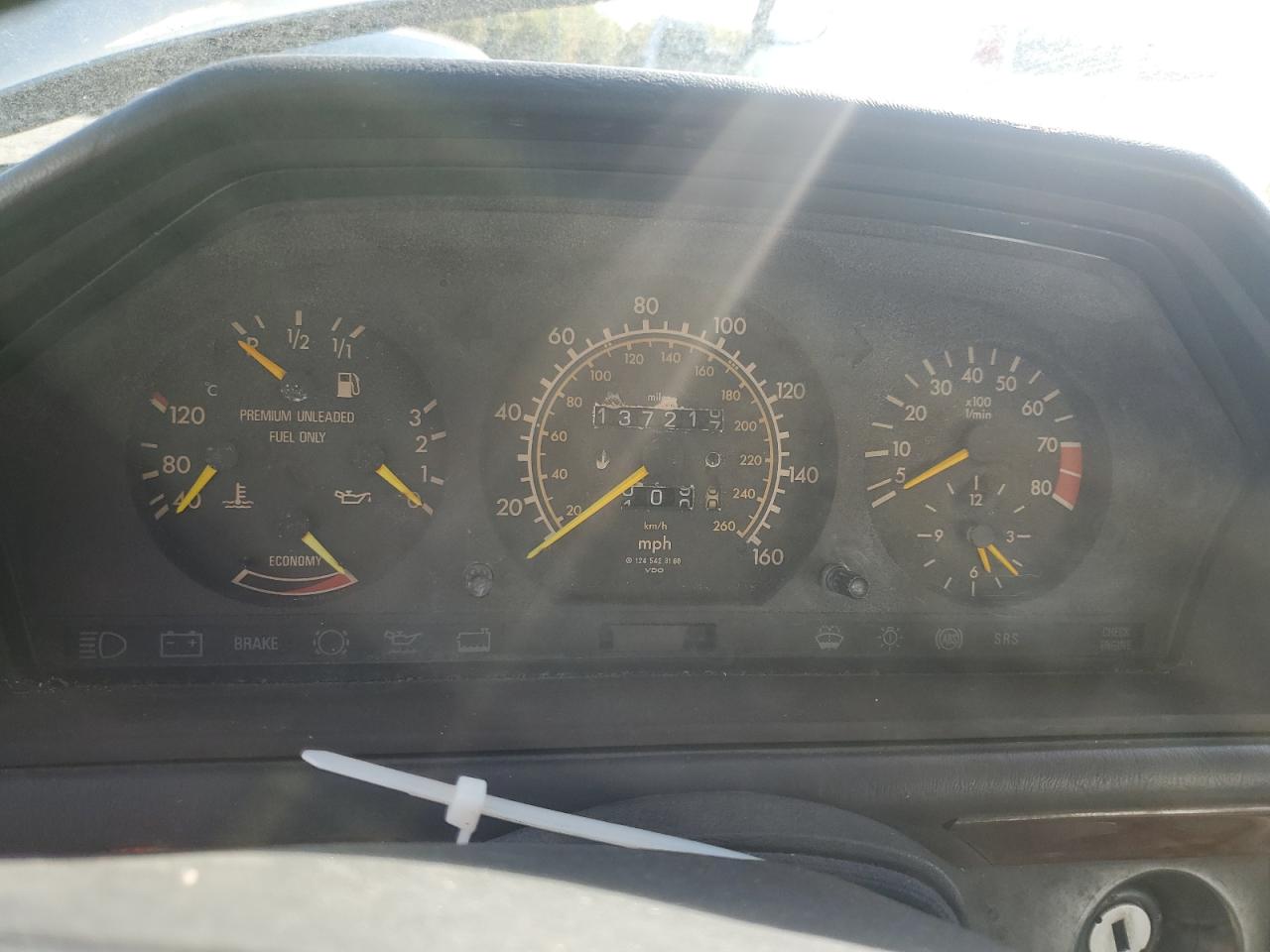 1990 Mercedes-benz 300 Ce Beige vin: WDBEA51D0LB253876