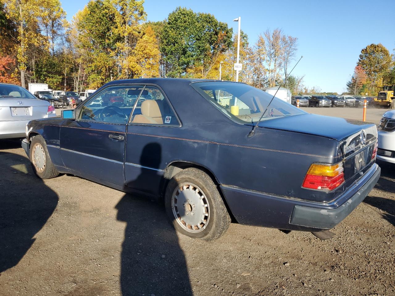 1991 Mercedes-benz 300 Ce Blue vin: WDBEA51D2MB359814