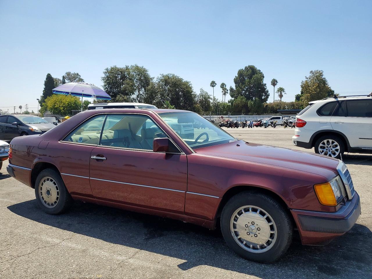 1992 Mercedes-benz 300 Ce Maroon vin: WDBEA51D6NB657915