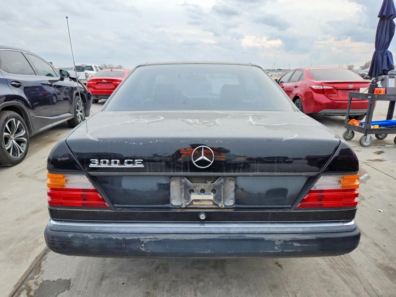 1990 Mercedes-benz 300 Ce Black vin: WDBEA51D8LB244570