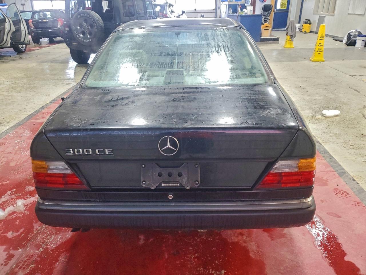 1990 Mercedes-benz 300 Ce Black vin: WDBEA51E0LB264868