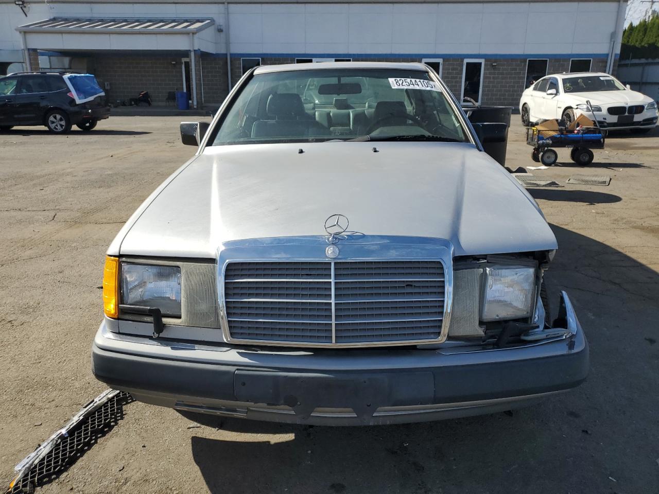 1992 Mercedes-benz 300 Ce Silver vin: WDBEA51E2NB593932
