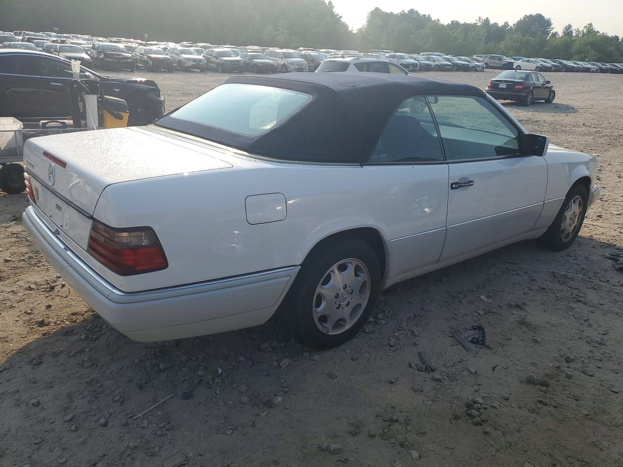 1995 Mercedes-benz E 320 White vin: WDBEA66E1SC282772