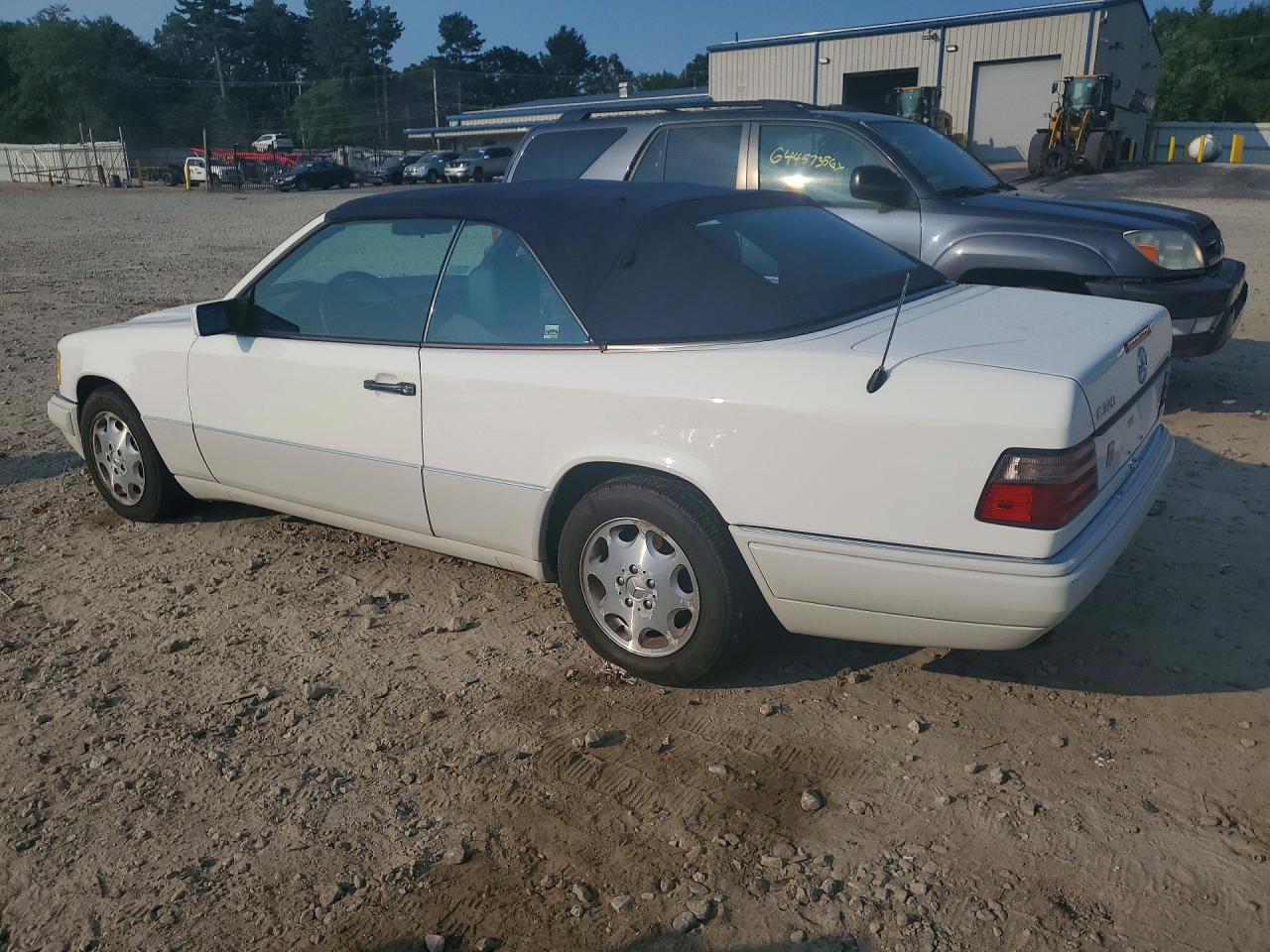 1995 Mercedes-benz E 320 White vin: WDBEA66E1SC282772