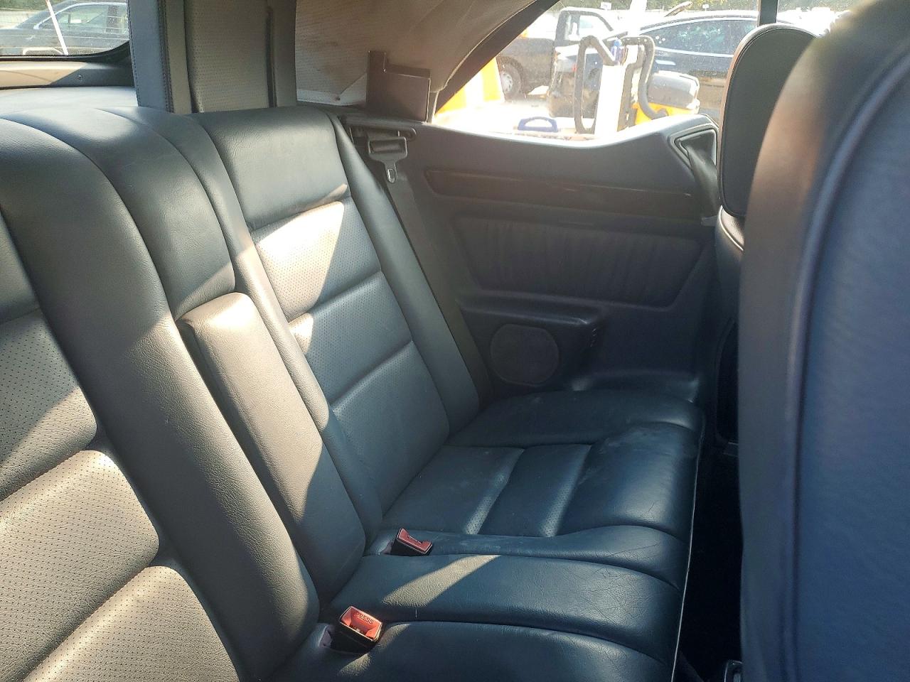 1995 Mercedes-benz E 320 White vin: WDBEA66E1SC282772