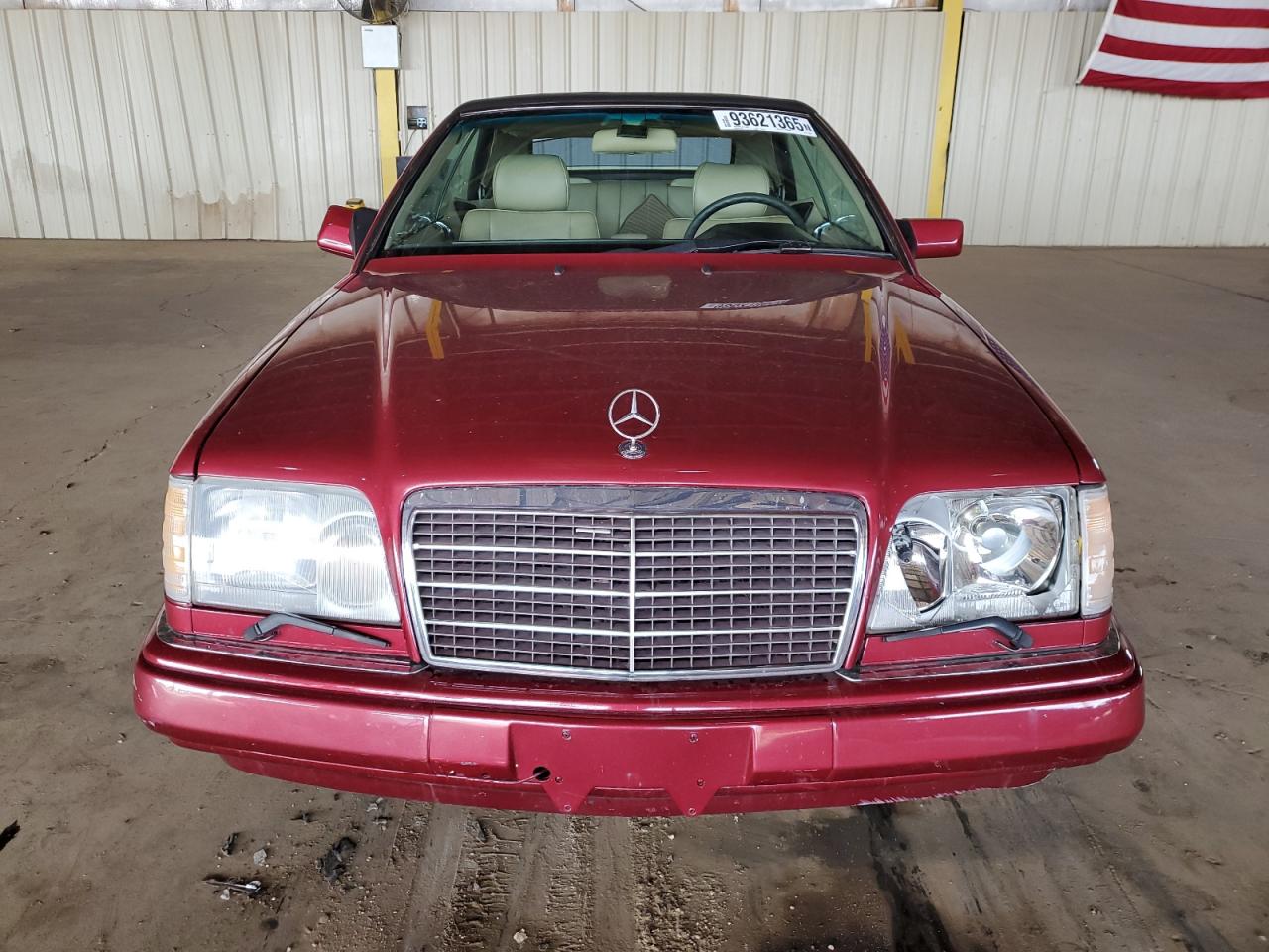 1995 Mercedes-benz E 320 Maroon vin: WDBEA66E3SC172340