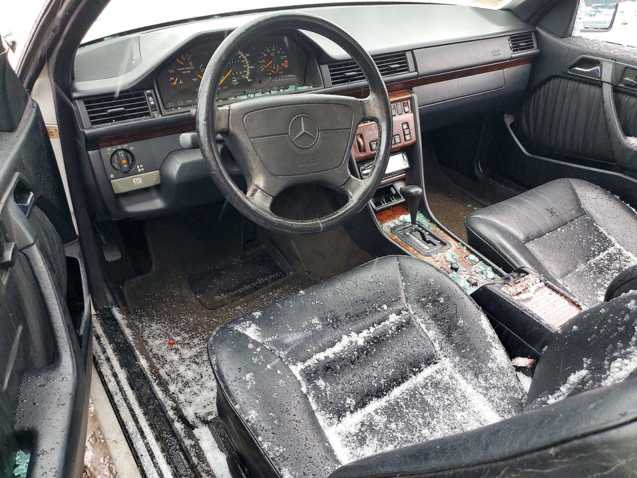 1995 Mercedes-benz E 320 White vin: WDBEA66E4SC196758
