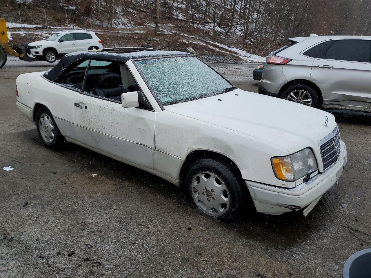 1995 Mercedes-benz E 320 White vin: WDBEA66E4SC196758