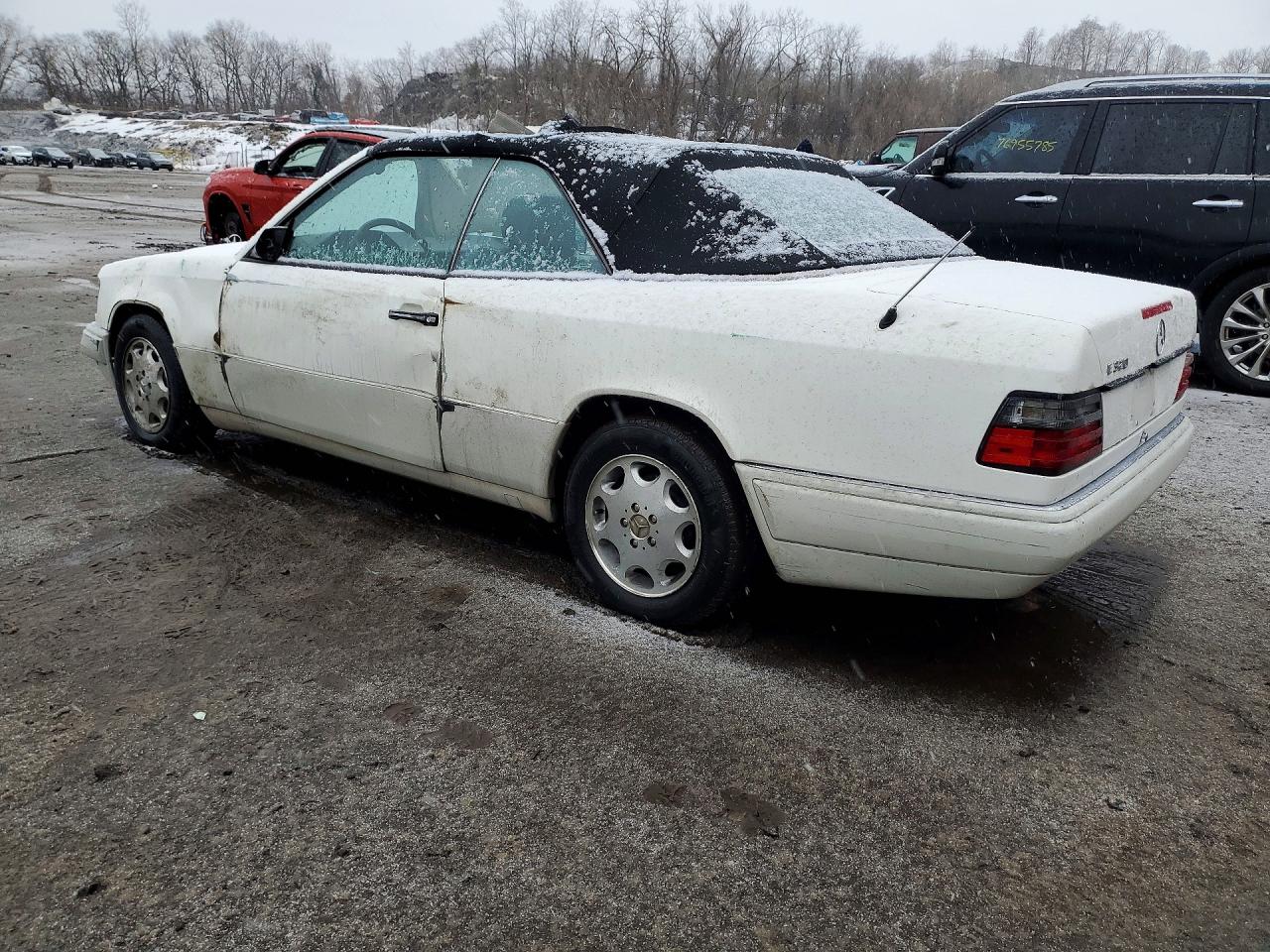 1995 Mercedes-benz E 320 White vin: WDBEA66E4SC196758