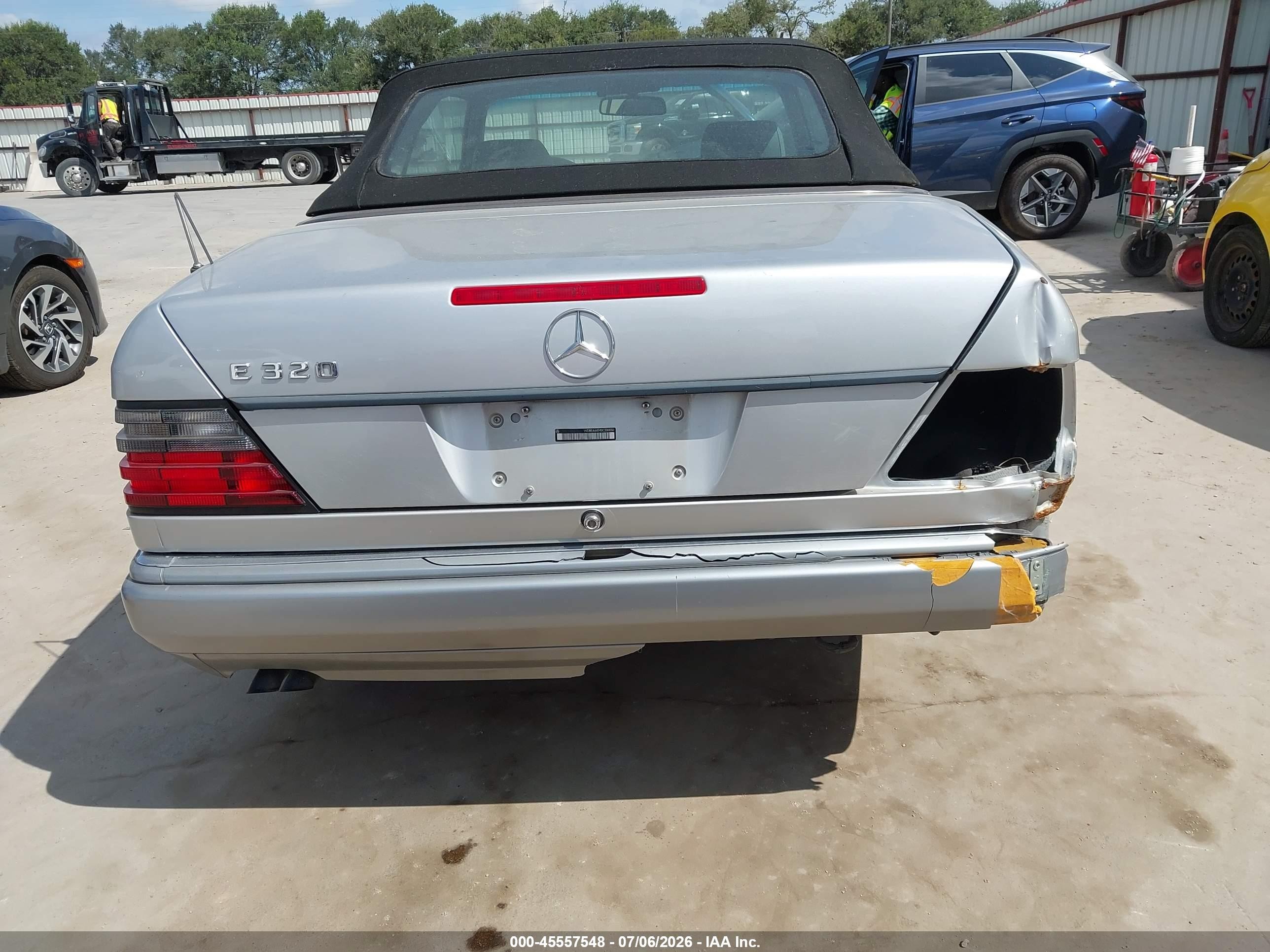 1995 Mercedes-benz E 320 Silver vin: WDBEA66E4SC200050