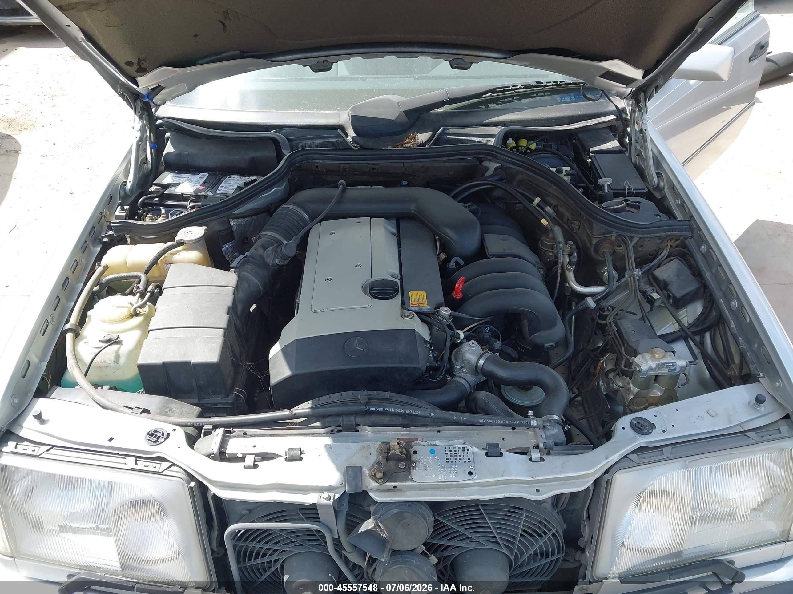 1995 Mercedes-benz E 320 Silver vin: WDBEA66E4SC200050