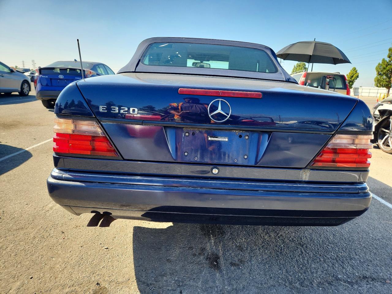 1995 Mercedes-benz E 320 Blue vin: WDBEA66E5SC199409