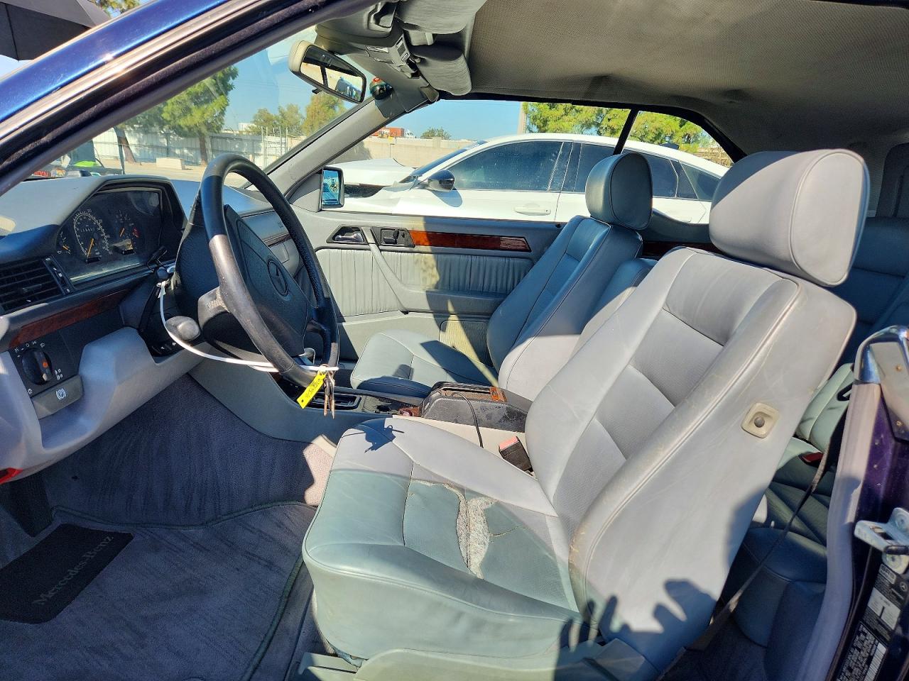 1995 Mercedes-benz E 320 Blue vin: WDBEA66E5SC199409