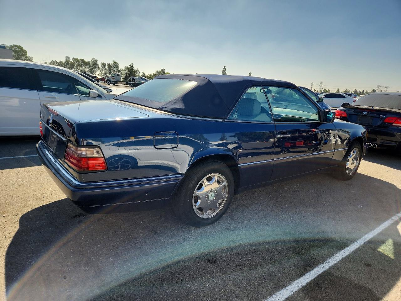 1995 Mercedes-benz E 320 Blue vin: WDBEA66E5SC199409