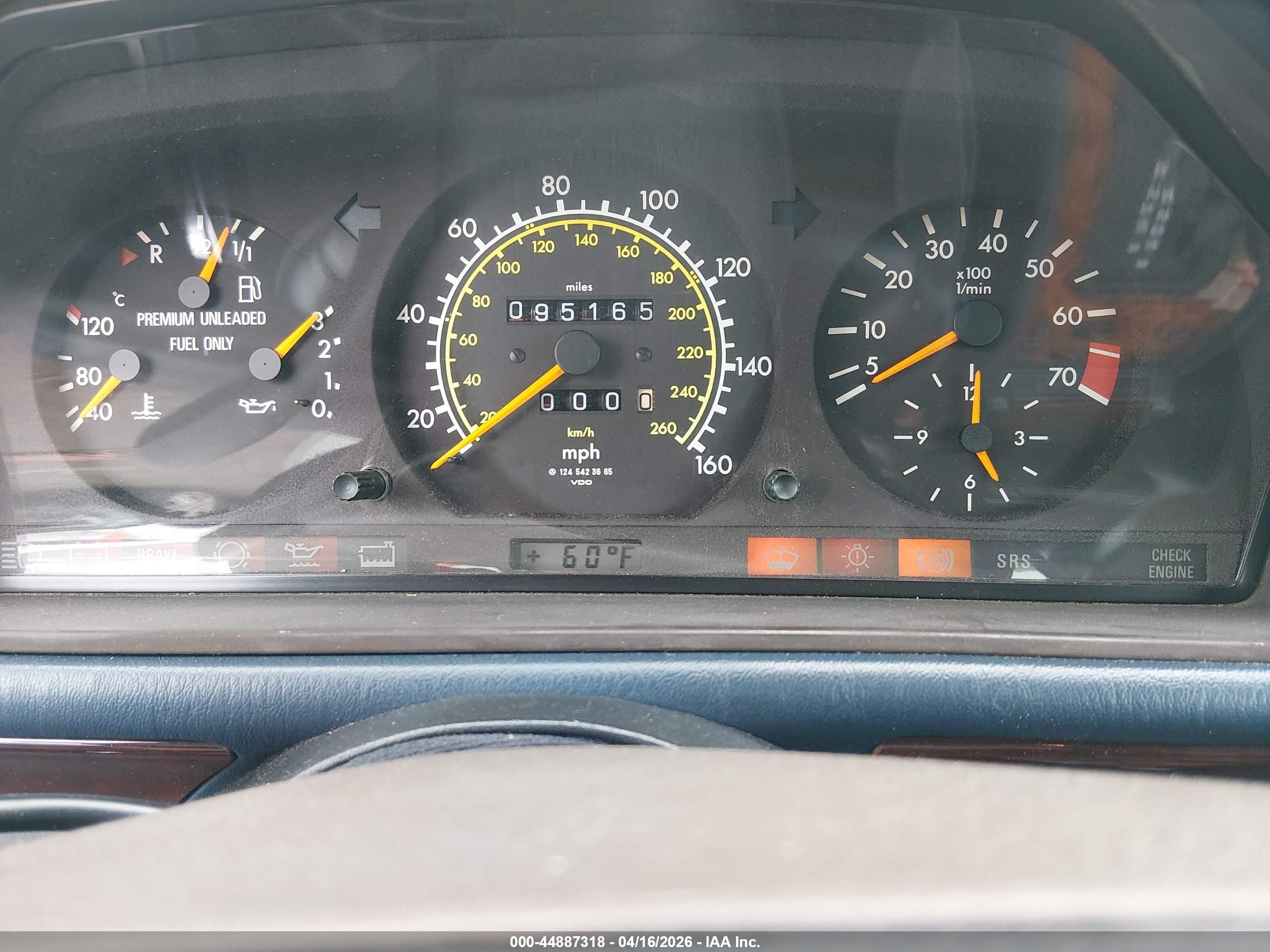 1995 Mercedes-benz E 320 White vin: WDBEA66E5SC280605