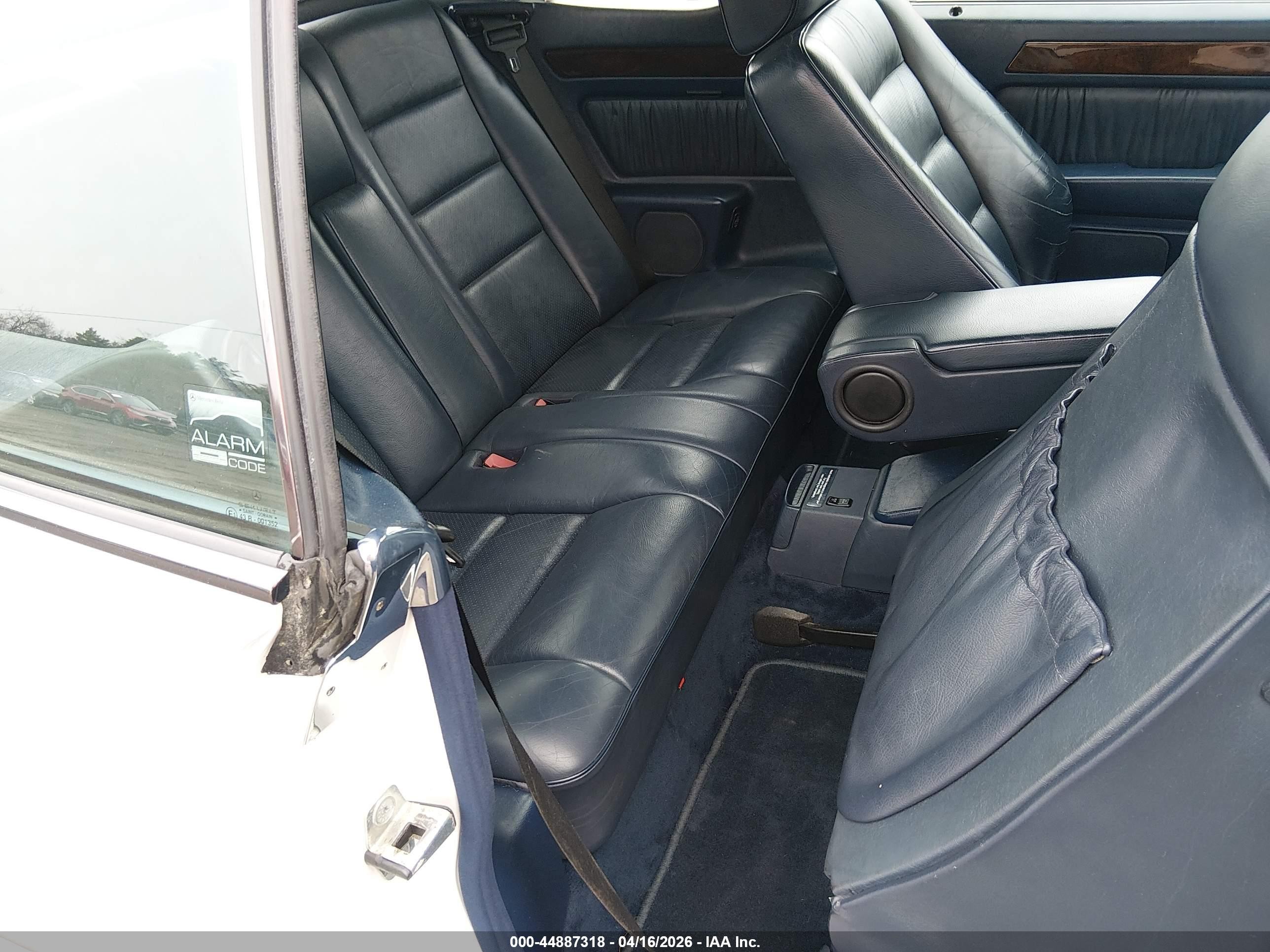 1995 Mercedes-benz E 320 White vin: WDBEA66E5SC280605