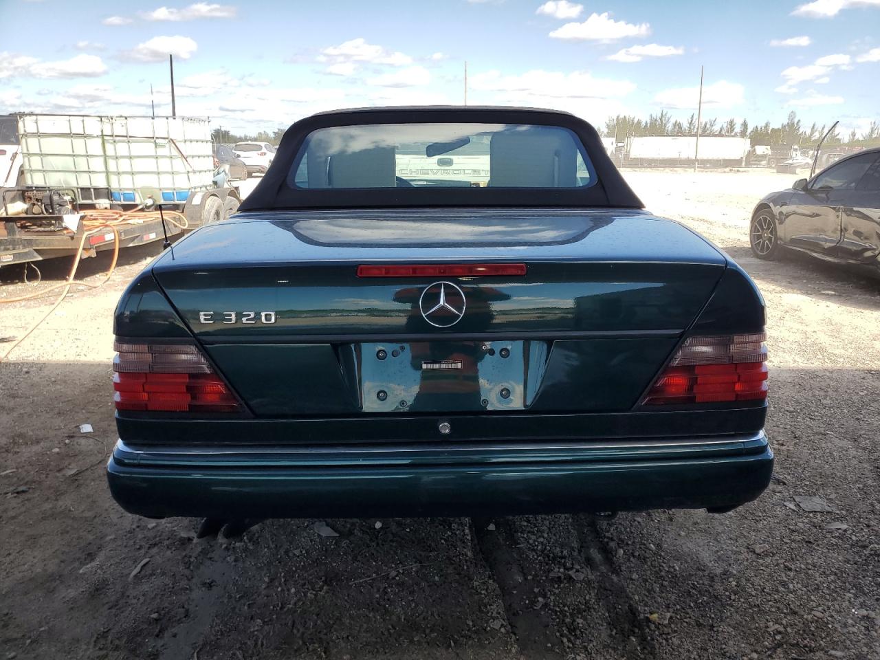 1995 Mercedes-benz E 320 Green vin: WDBEA66E7SC282307