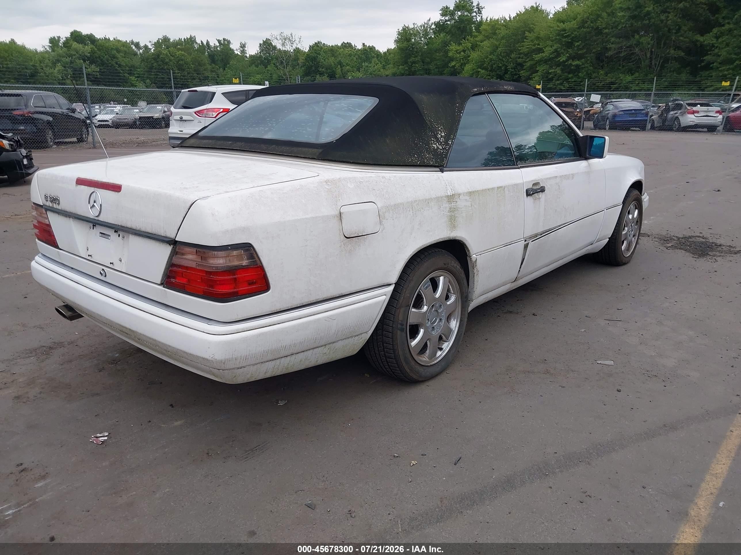 1995 Mercedes-benz E 320 White vin: WDBEA66E8SC272398