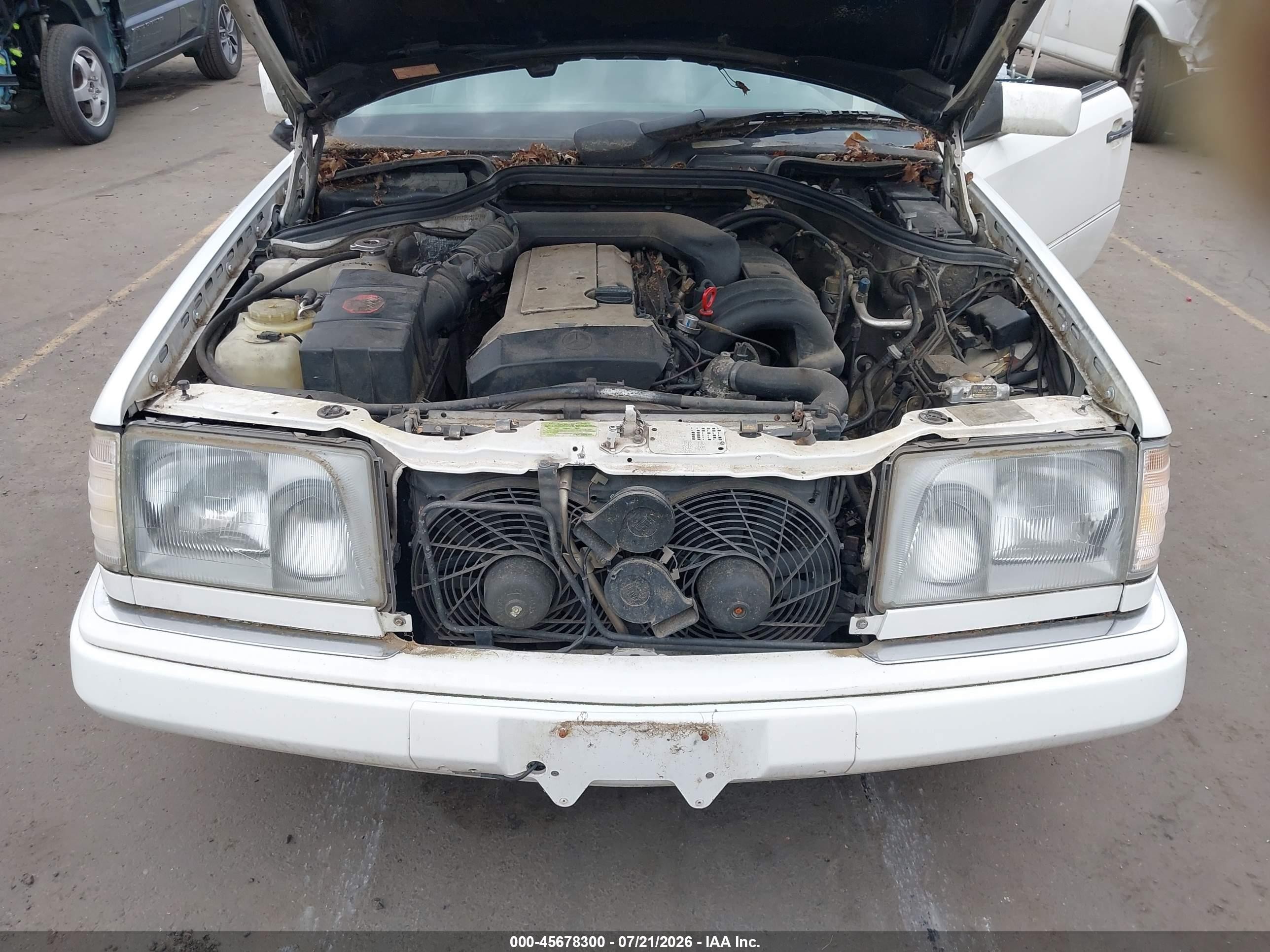 1995 Mercedes-benz E 320 White vin: WDBEA66E8SC272398