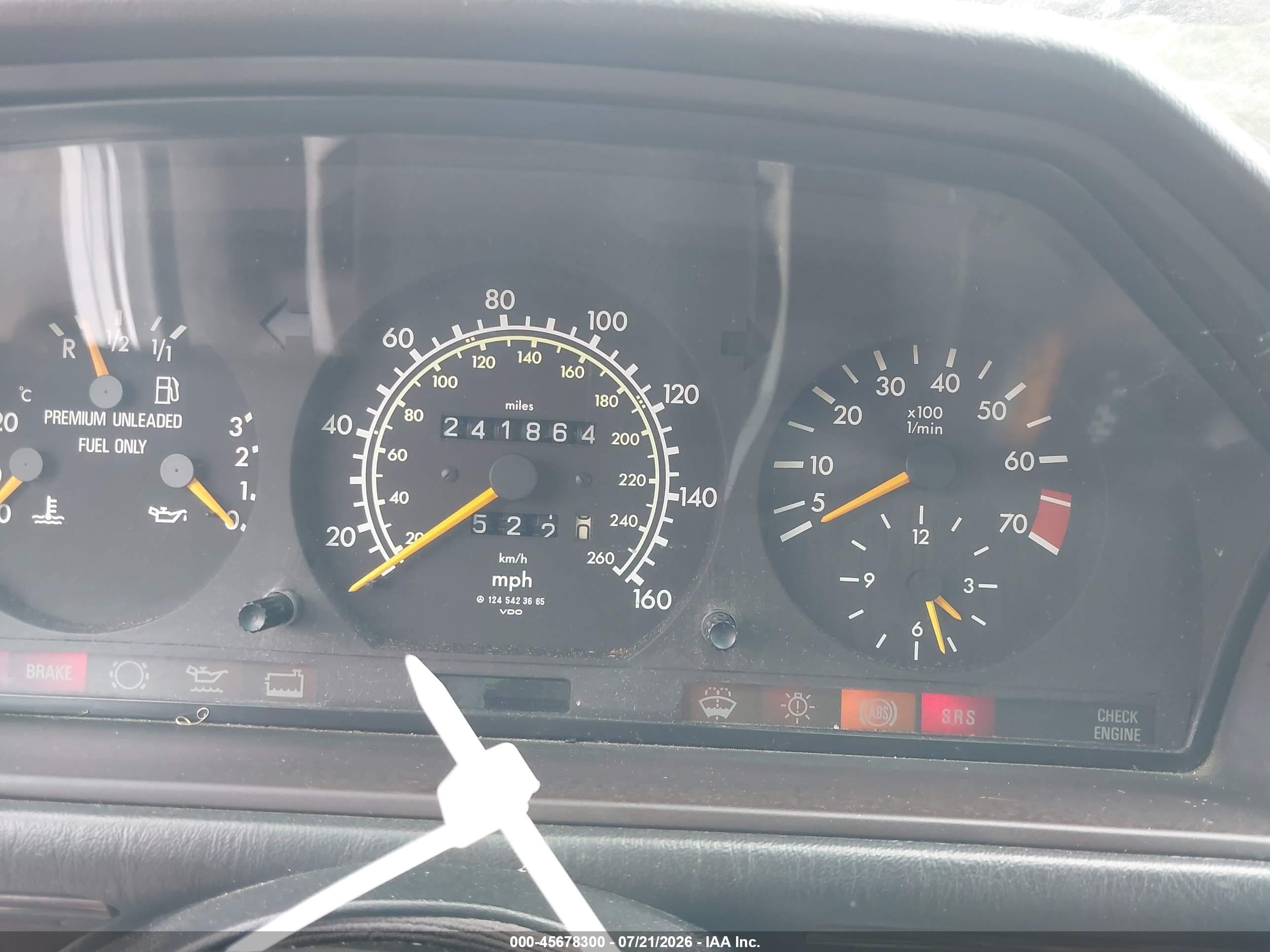 1995 Mercedes-benz E 320 White vin: WDBEA66E8SC272398