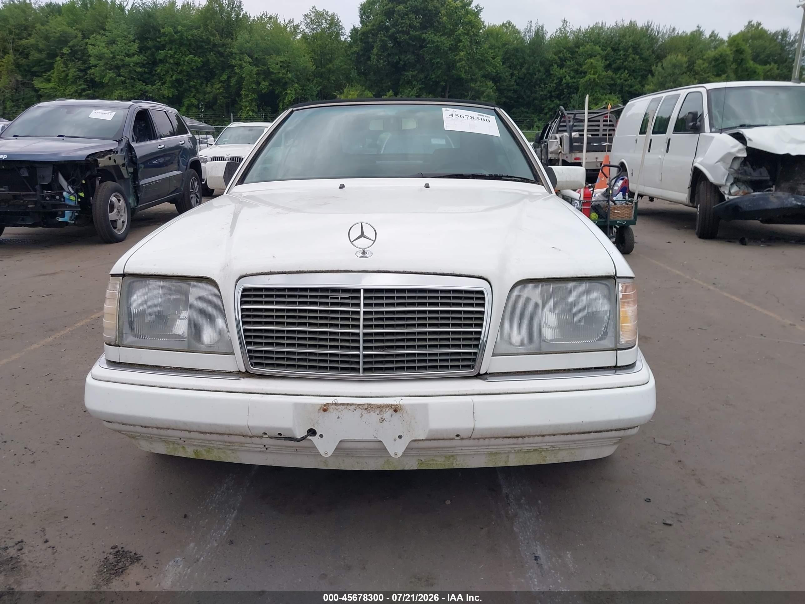 1995 Mercedes-benz E 320 White vin: WDBEA66E8SC272398