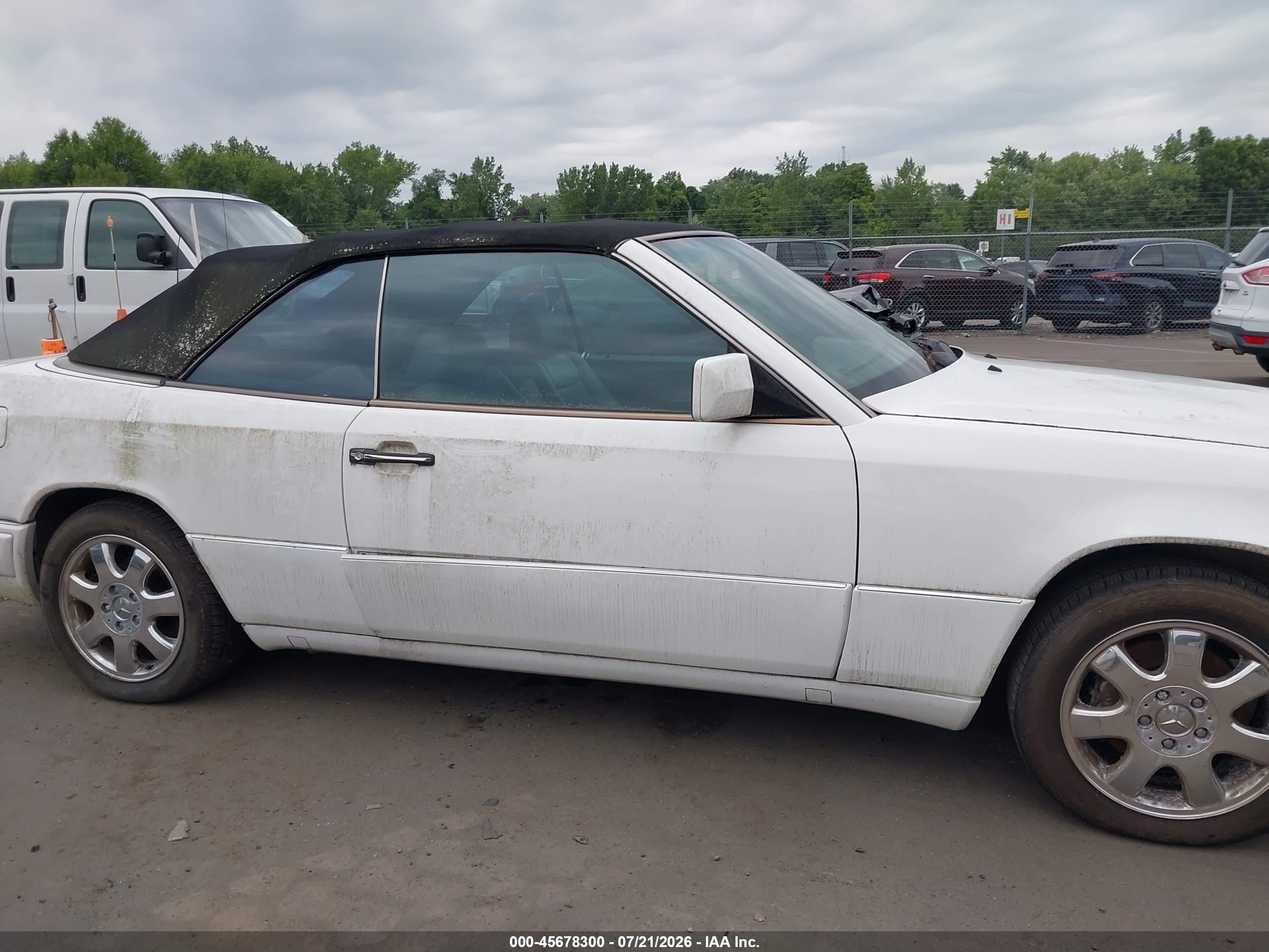 1995 Mercedes-benz E 320 White vin: WDBEA66E8SC272398